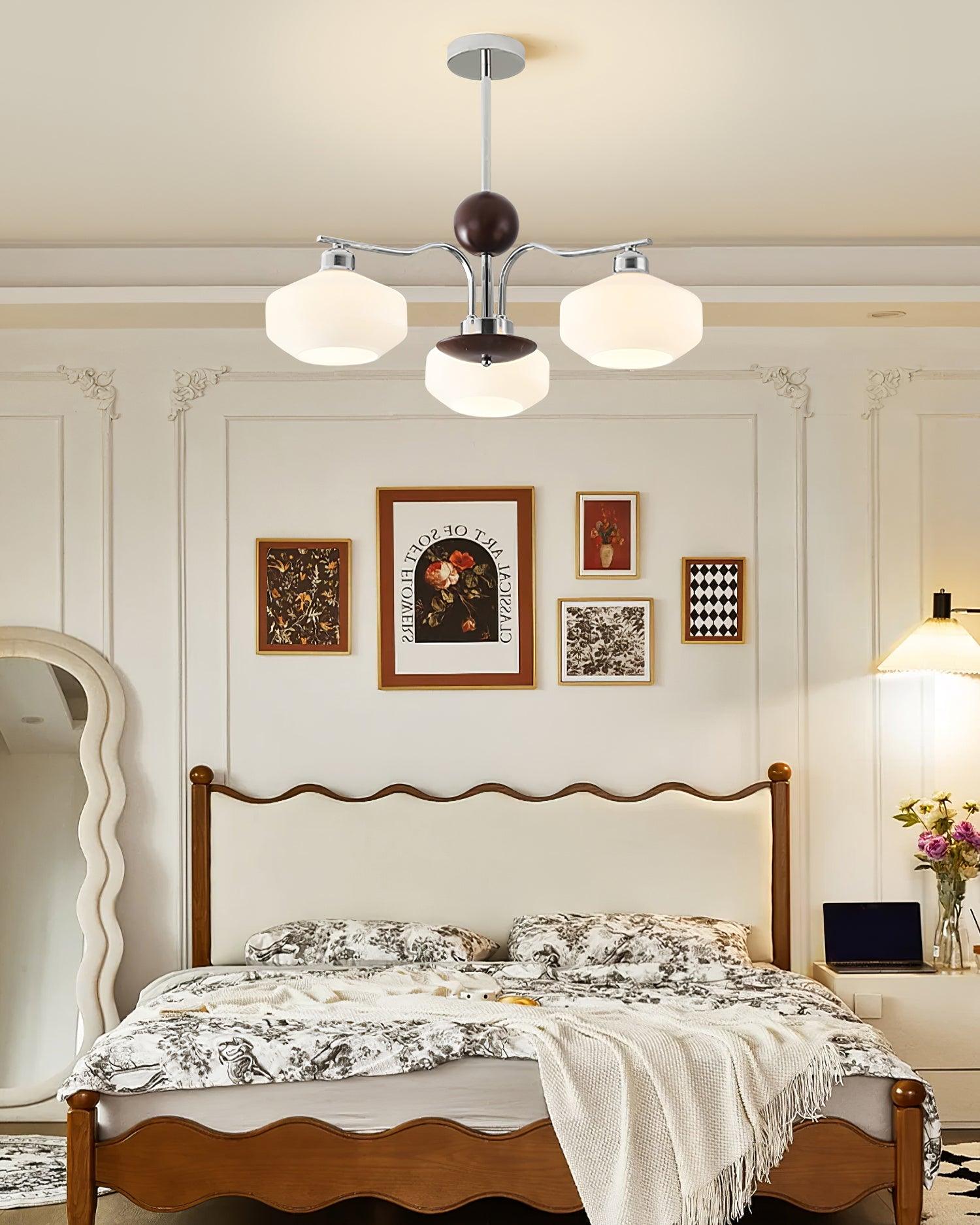 Luna Vintage Kronleuchter aus Glas und Nussbaum-Letslighting