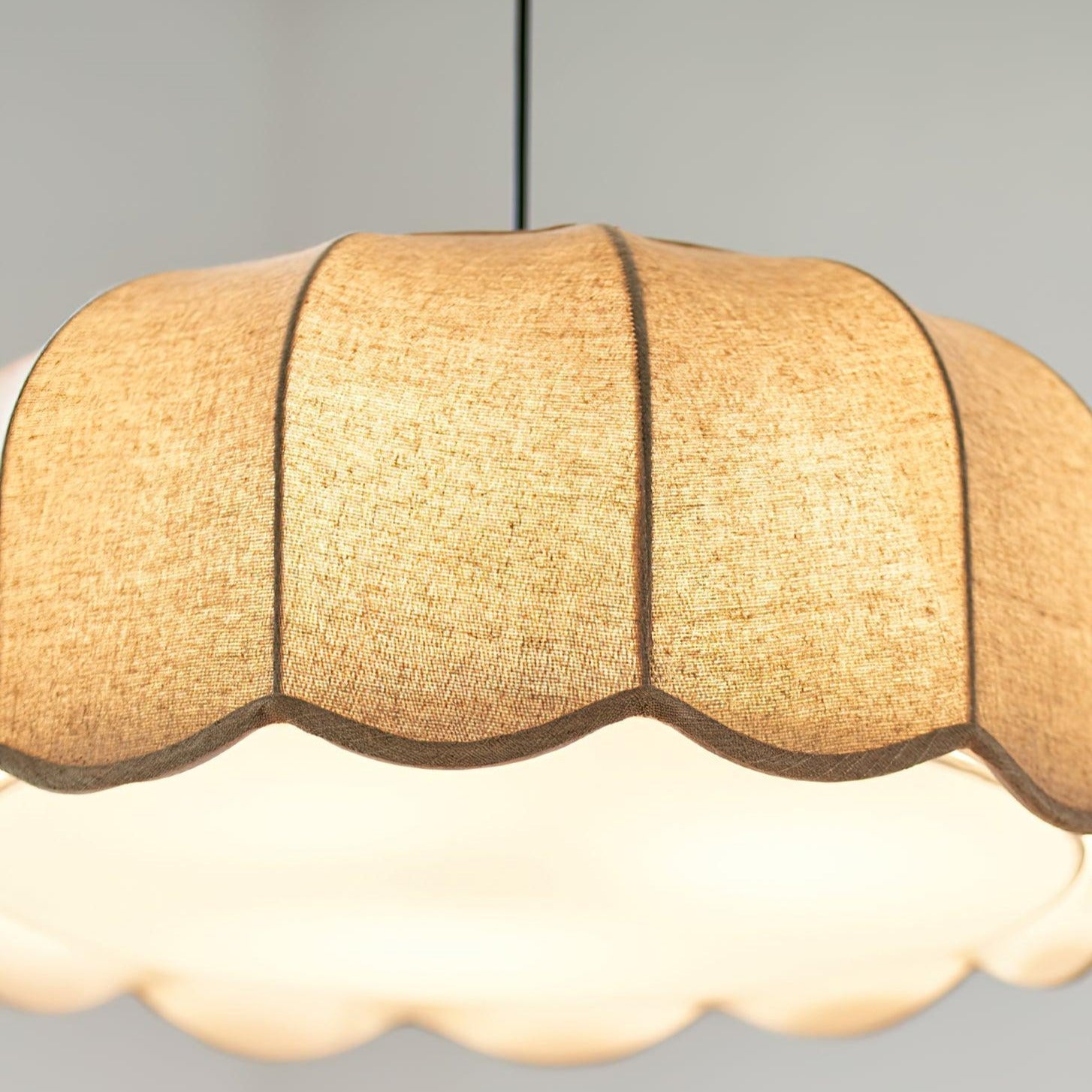 Sora Pendelleuchte mit Bananenblatt-Design