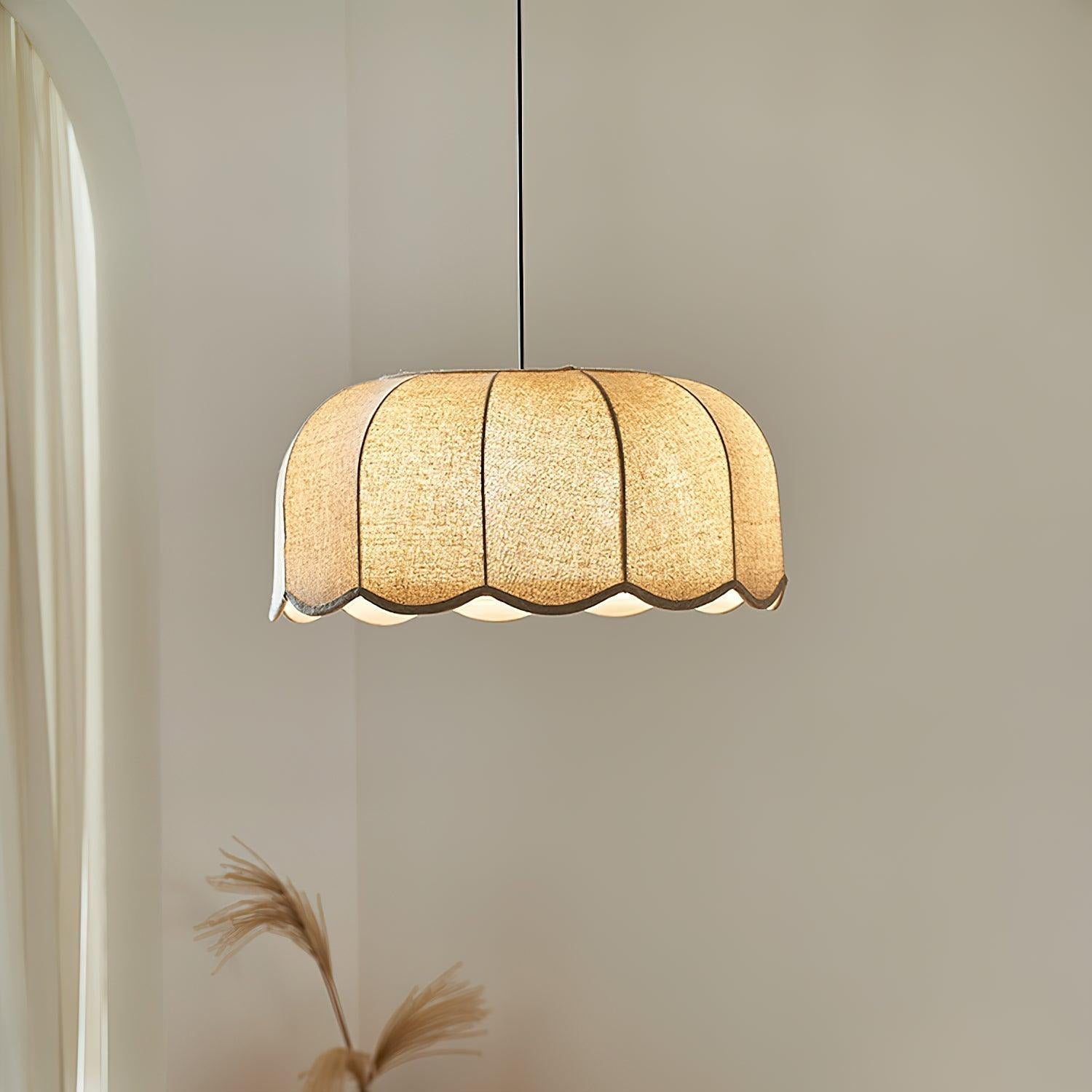 Sora Pendelleuchte mit Bananenblatt-Design