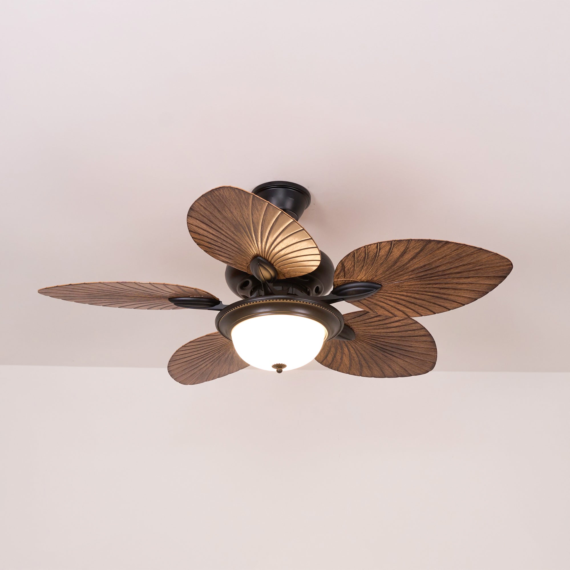 Virel Deckenventilatorleuchte im tropischen Holzdesign, Licht aus