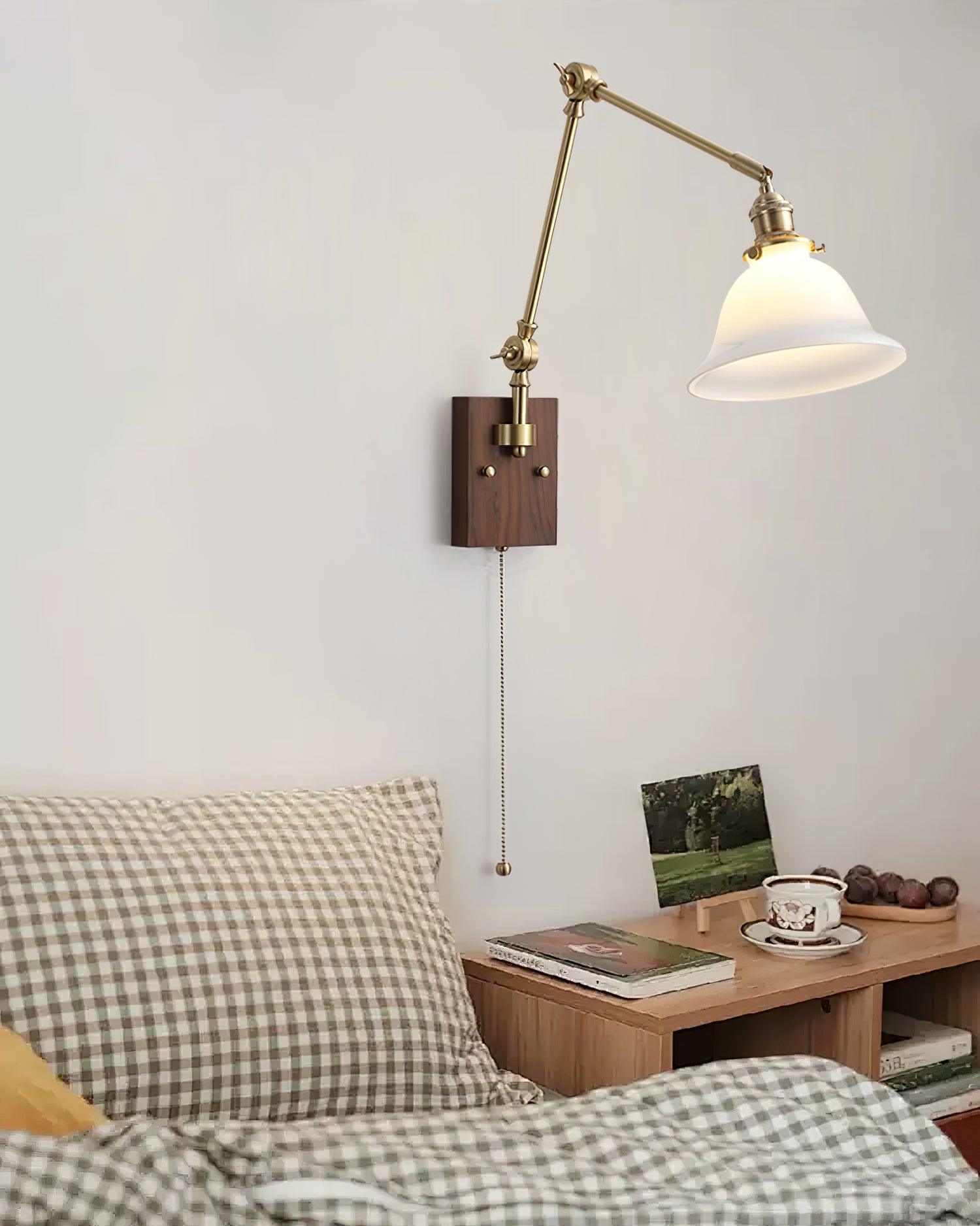 Tatum Minimalistische Moderne Wandleuchte aus Messing und Glas-Letslighting
