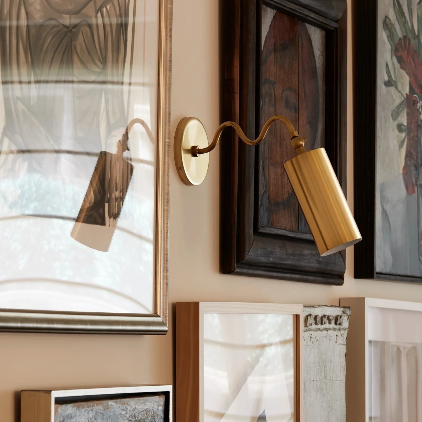 Vatnuvyu Moderne Wandleuchte aus Stoff-Letslighting