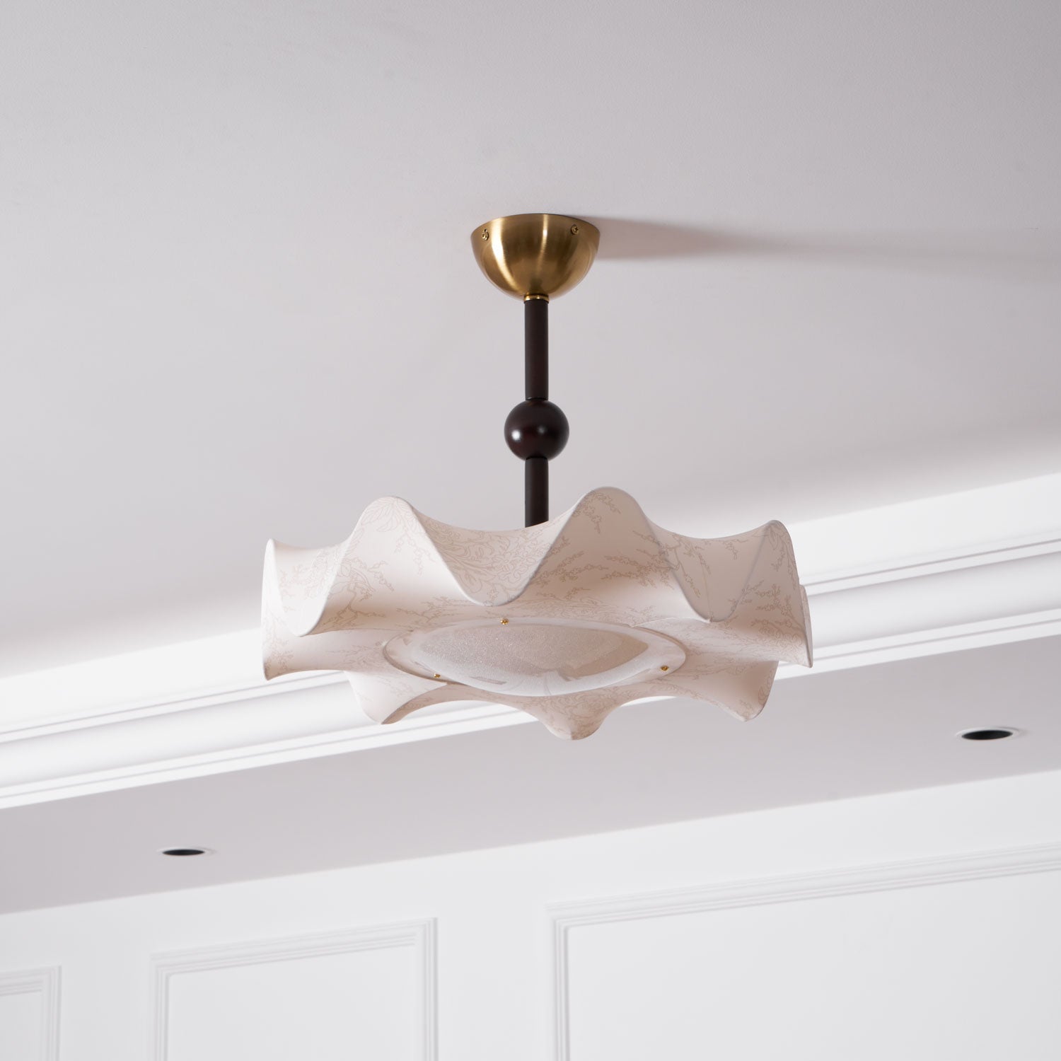 Avlorus Traditionelle Eleganz Deckenleuchte aus Holz und Stoff-Letslighting