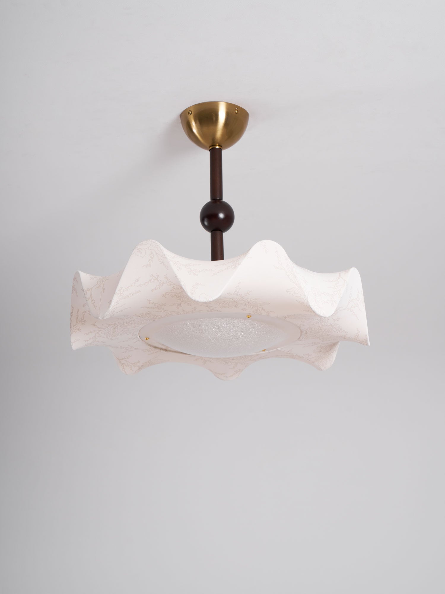 Avlorus Traditionelle Eleganz Deckenleuchte aus Holz und Stoff-Letslighting