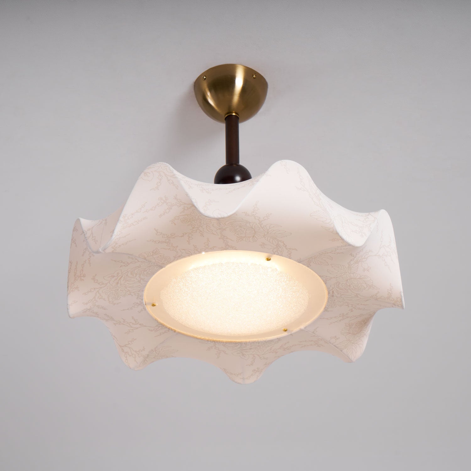Avlorus Traditionelle Eleganz Deckenleuchte aus Holz und Stoff-Letslighting