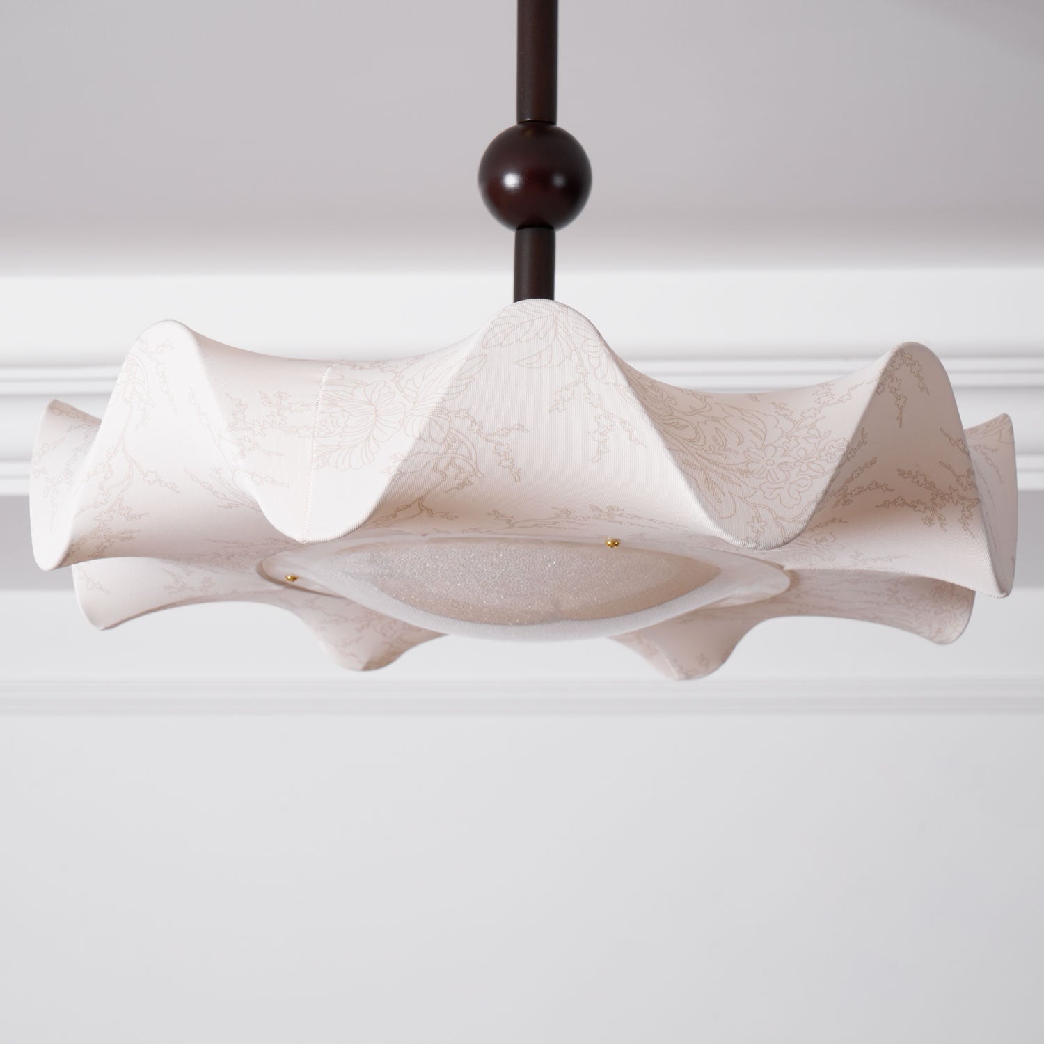 Avlorus Traditionelle Eleganz Deckenleuchte aus Holz und Stoff-Letslighting