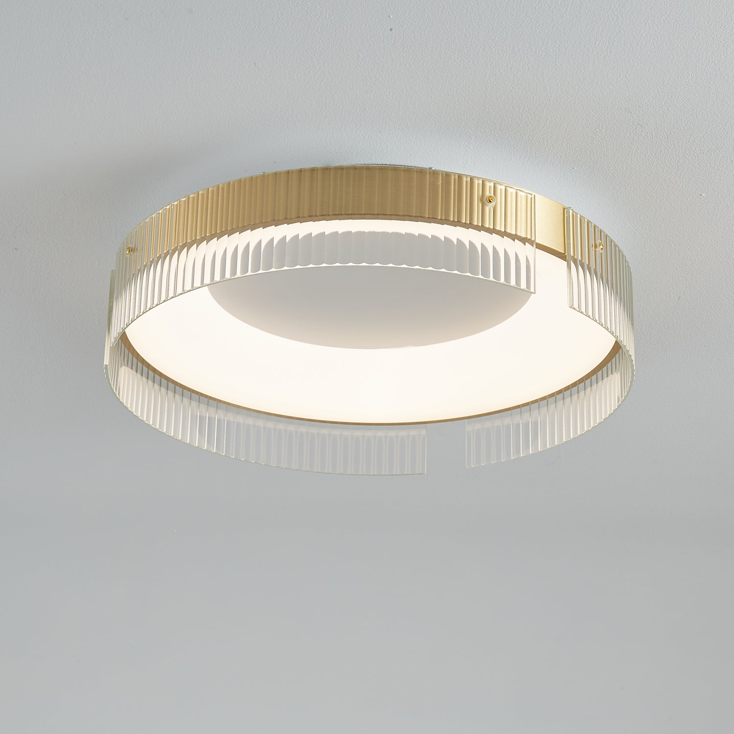 Ovenaris Minimalistische Deckenleuchte aus Messing-Letslighting
