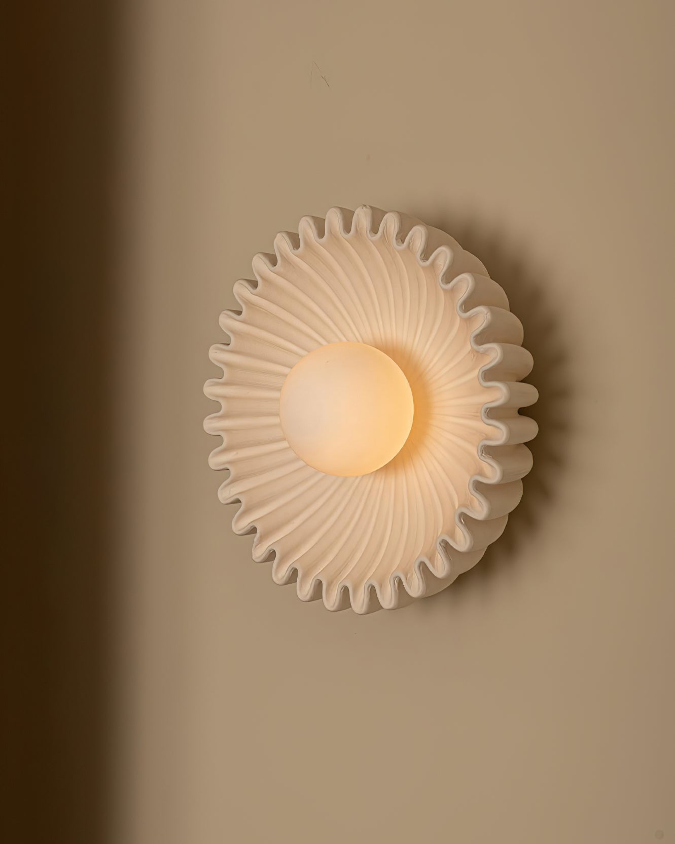 Wandleuchte Keramik Glas Dunkelgrün Weiß Schwarz Beige Skulptural-Letslighting