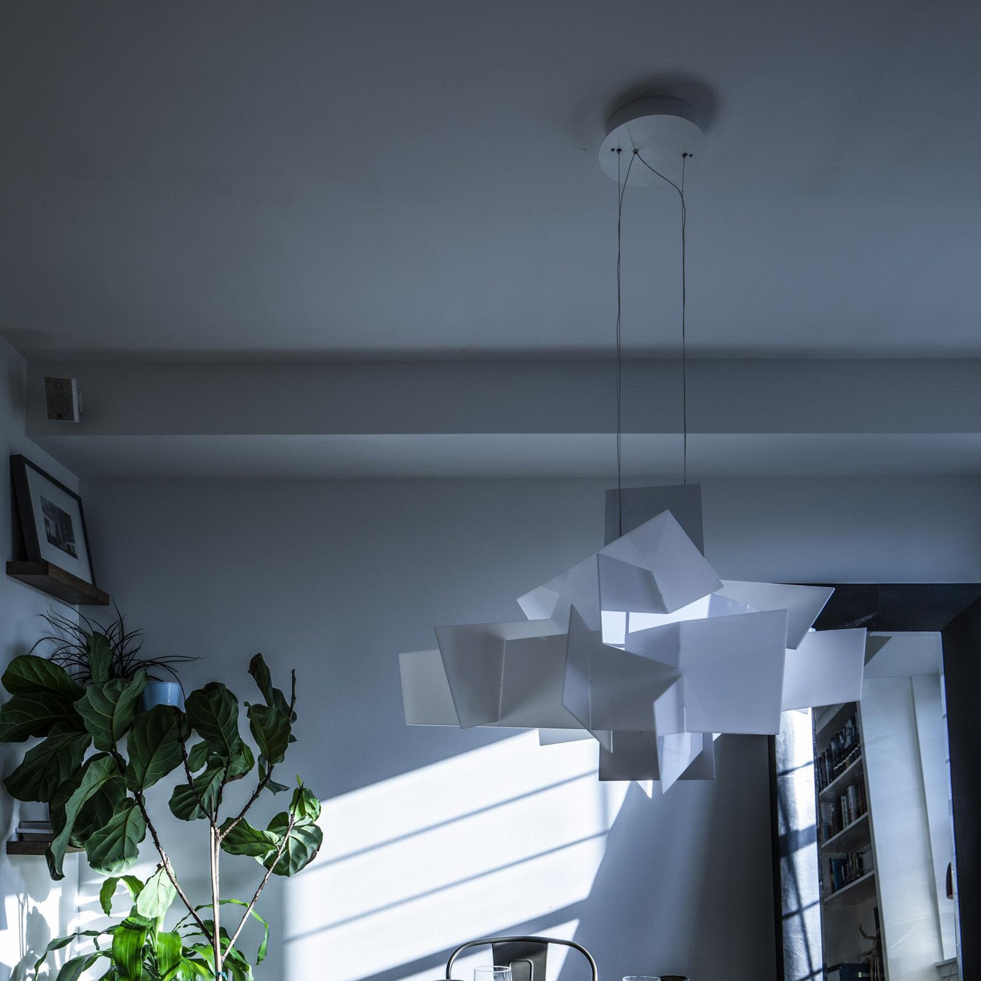 Jarnbruvyu Individual Creativity Acrylic Chandelier - Letslighting