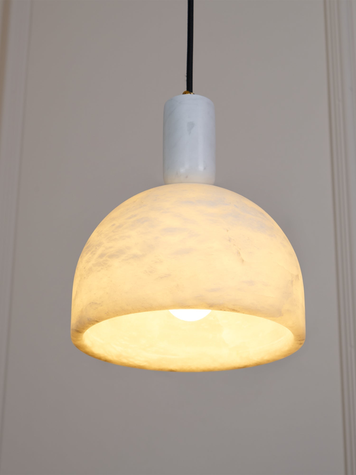 Culiror Minimalist Alabaster Pendant Light - Neutralighting