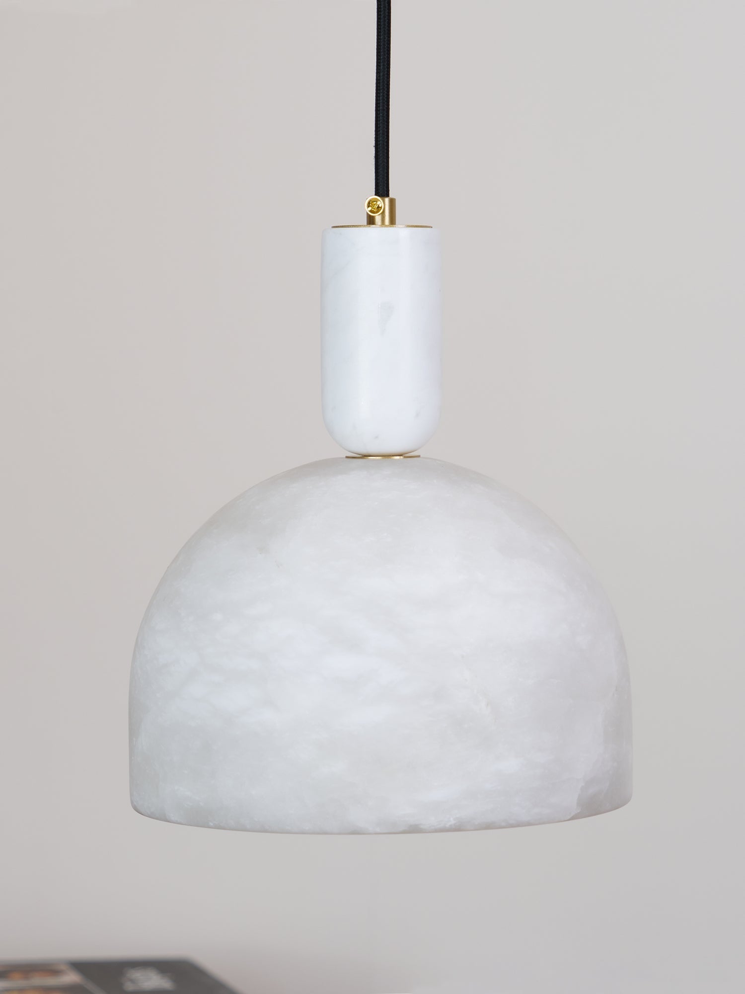 Culiror Minimalist Alabaster Pendant Light - Neutralighting