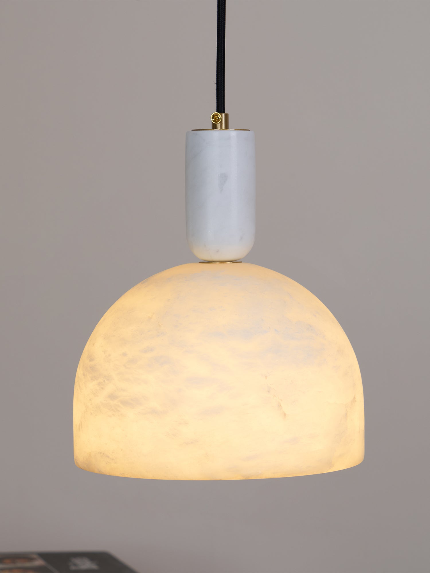 Culiror Minimalist Alabaster Pendant Light - Neutralighting