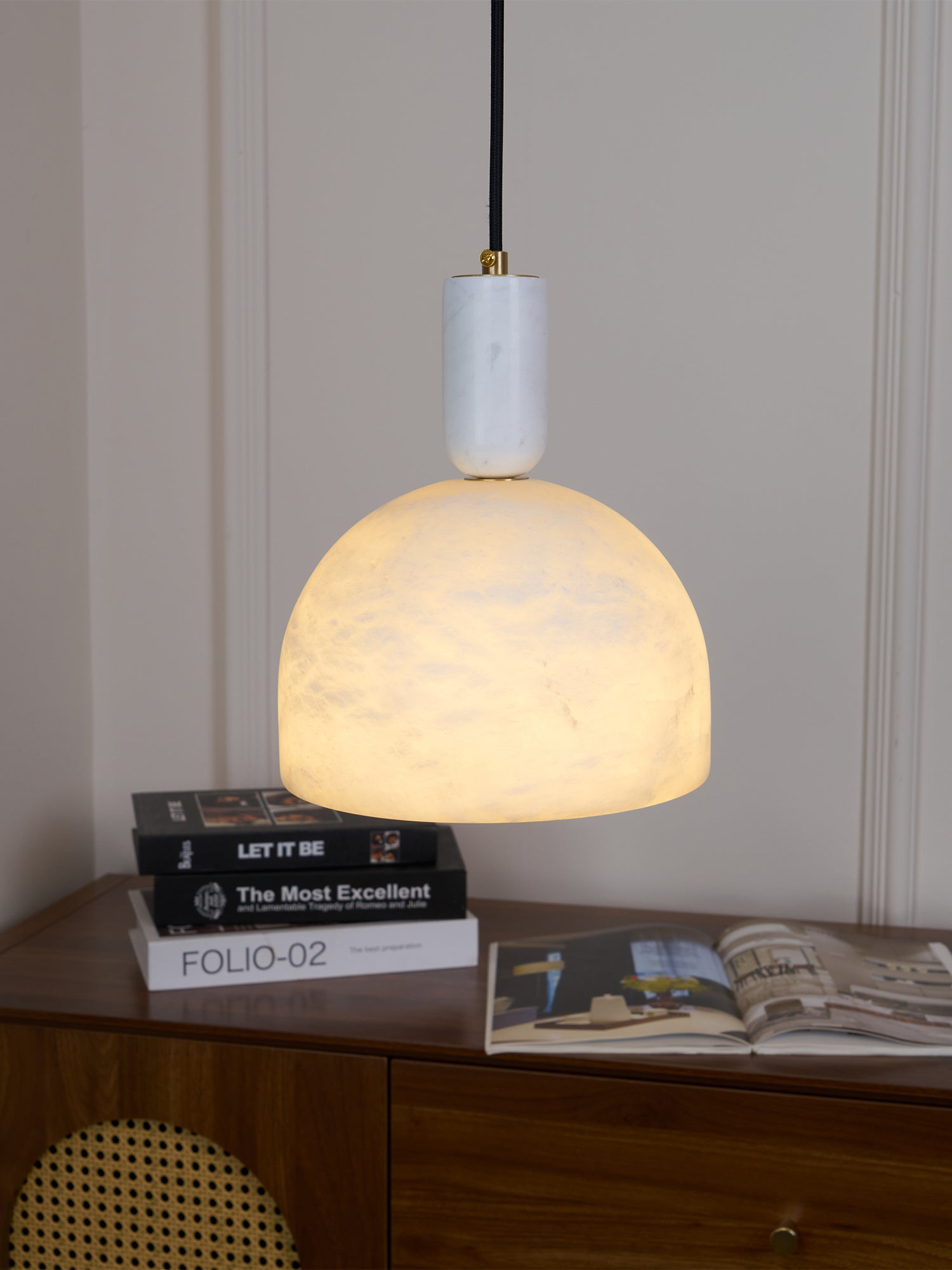 Ulcaris Modern Minimalist Alabaster Pendnat Light - Letslighting