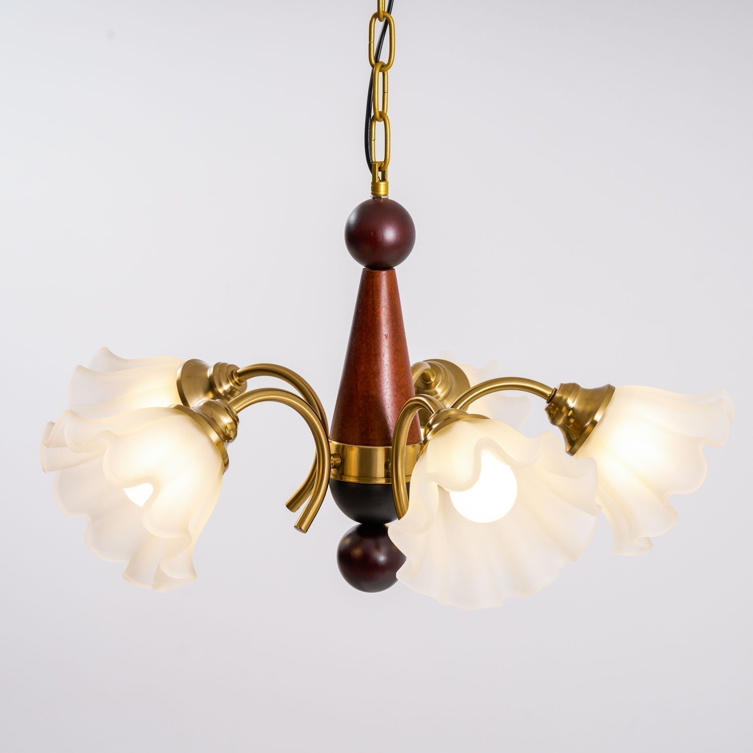 Ilvinan Traditionelle Eleganz Holz Glas Kronleuchter-Letslighting