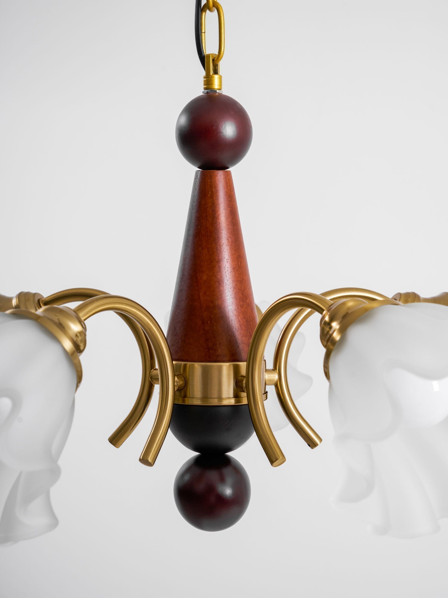 Ilvinan Traditionelle Eleganz Holz Glas Kronleuchter-Letslighting
