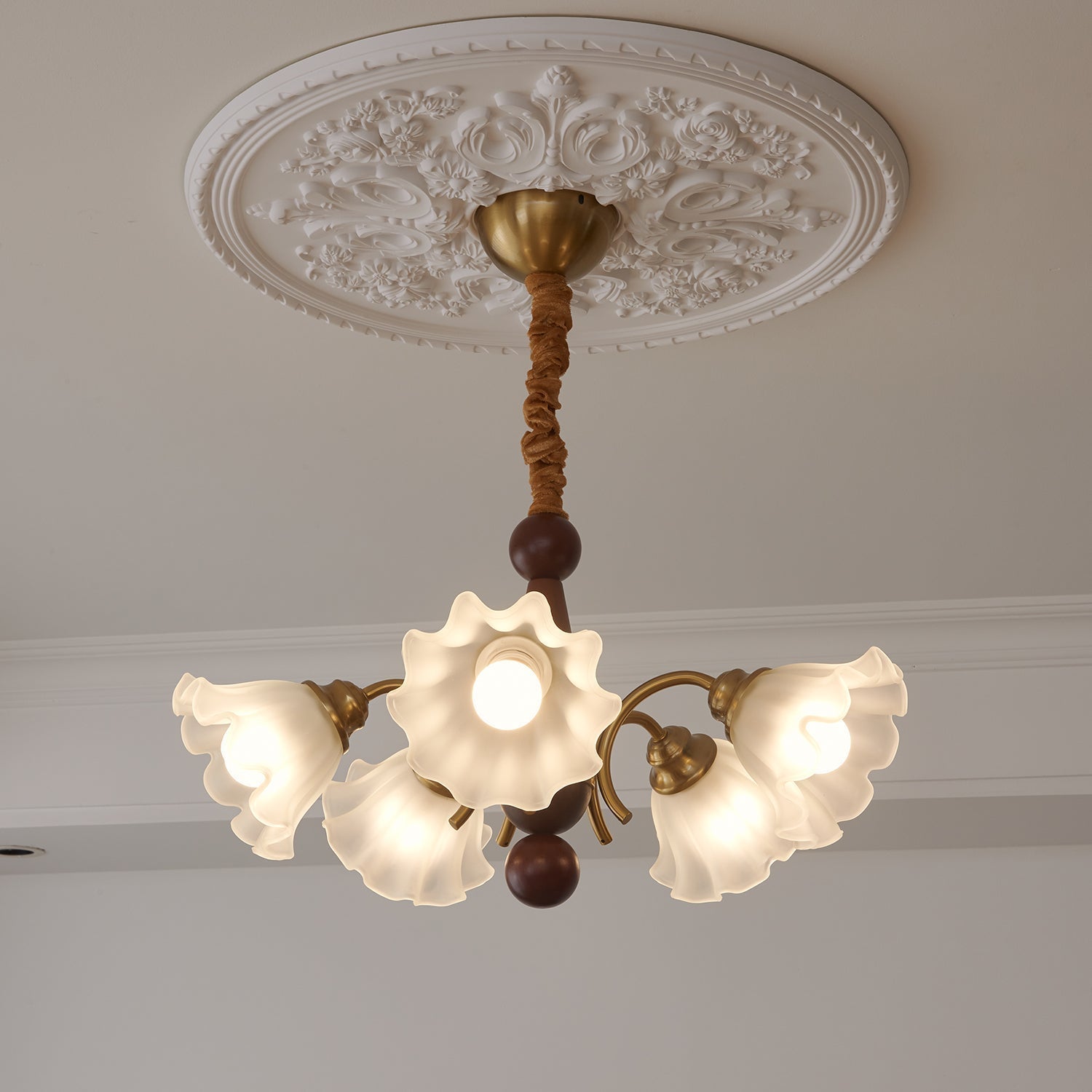 Ilvinan Traditionelle Eleganz Holz Glas Kronleuchter-Letslighting