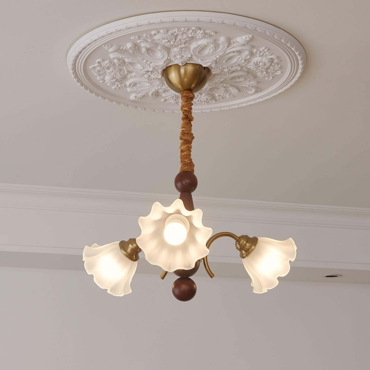 Ilvinan Traditionelle Eleganz Holz Glas Kronleuchter-Letslighting