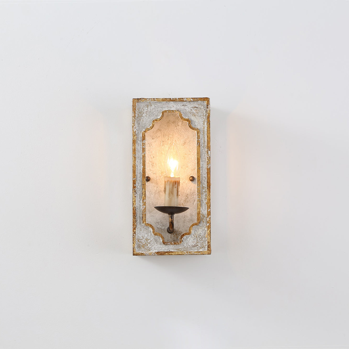 Vatnuvyd Rustikale Würfel-Wandleuchte aus Holz-Letslighting