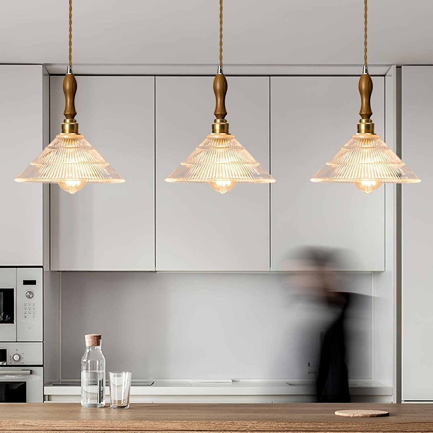 Arcara Vintage Pendelleuchte aus Geriffeltem Glas und Holz-Letslighting