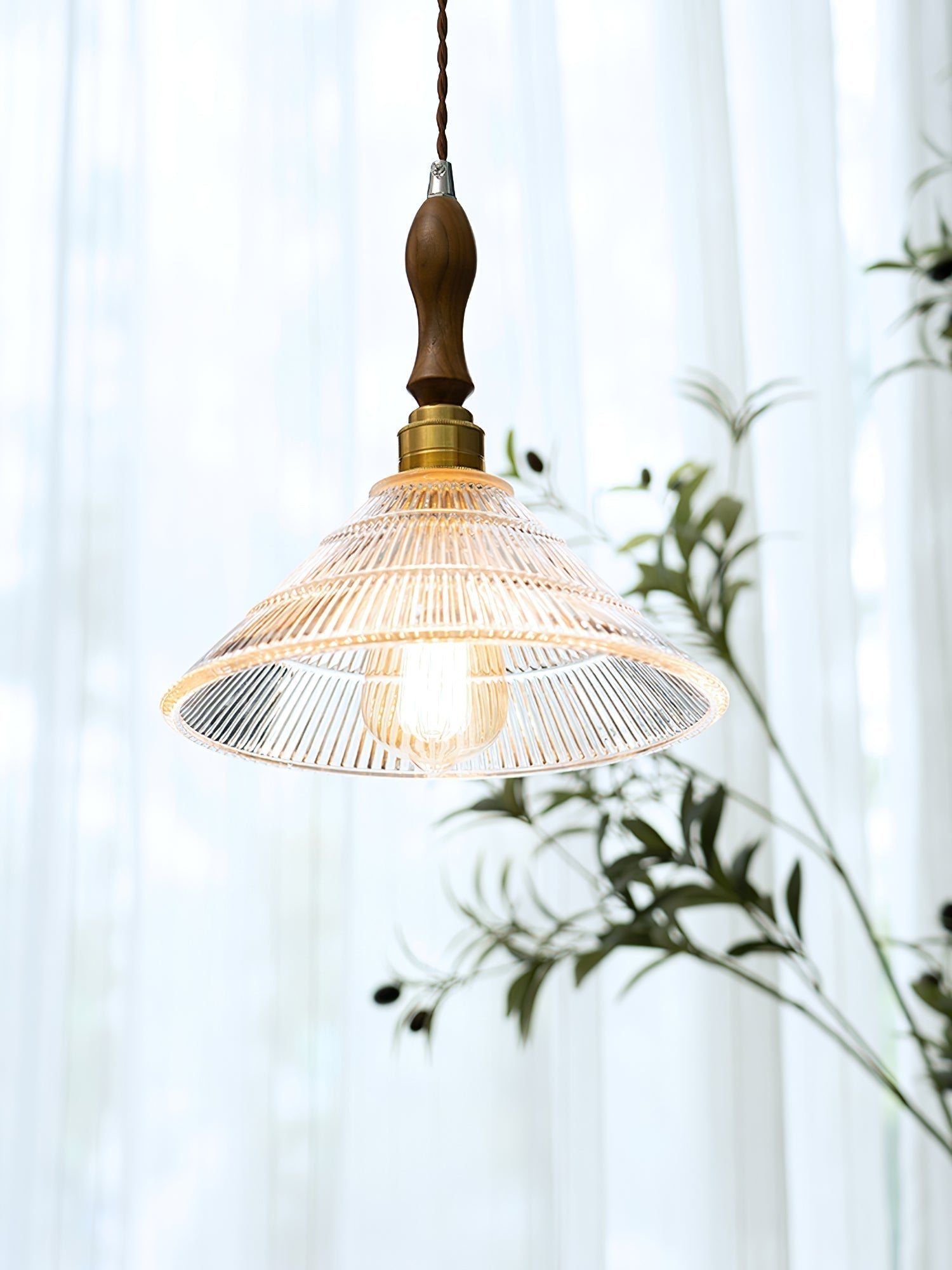 Arcara Vintage Pendelleuchte aus Geriffeltem Glas und Holz-Letslighting