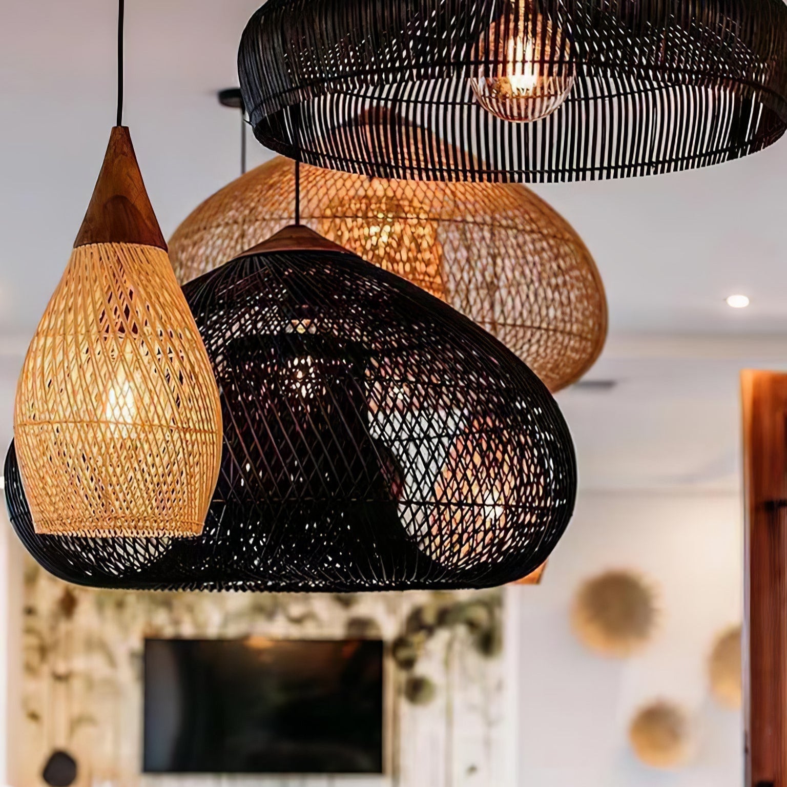 Evelyn Pendelleuchte aus geflochtenem Rattan für das Wohnzimmer