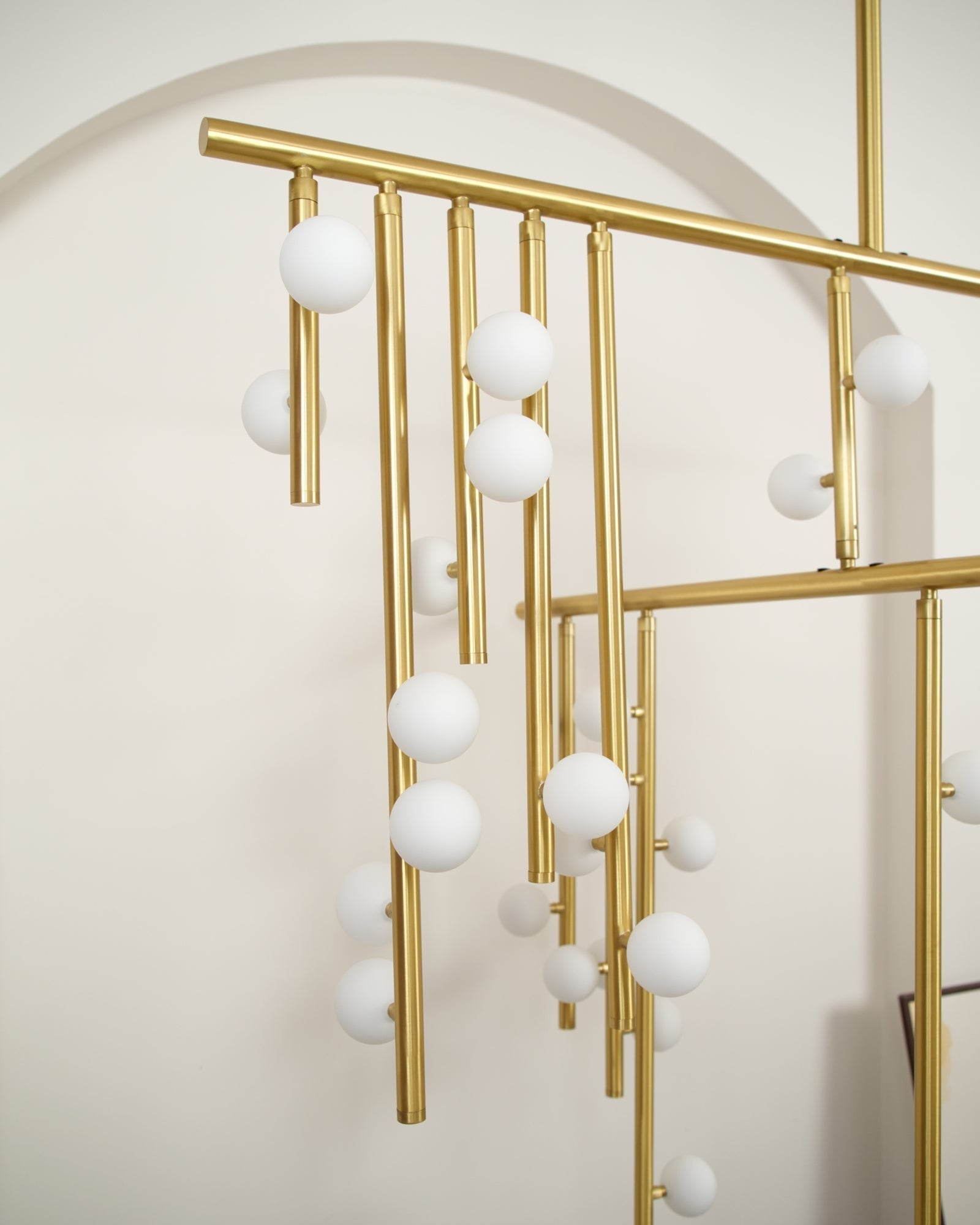 Eurzoris Geometrischer Linearer Kronleuchter aus Messing-Letslighting
