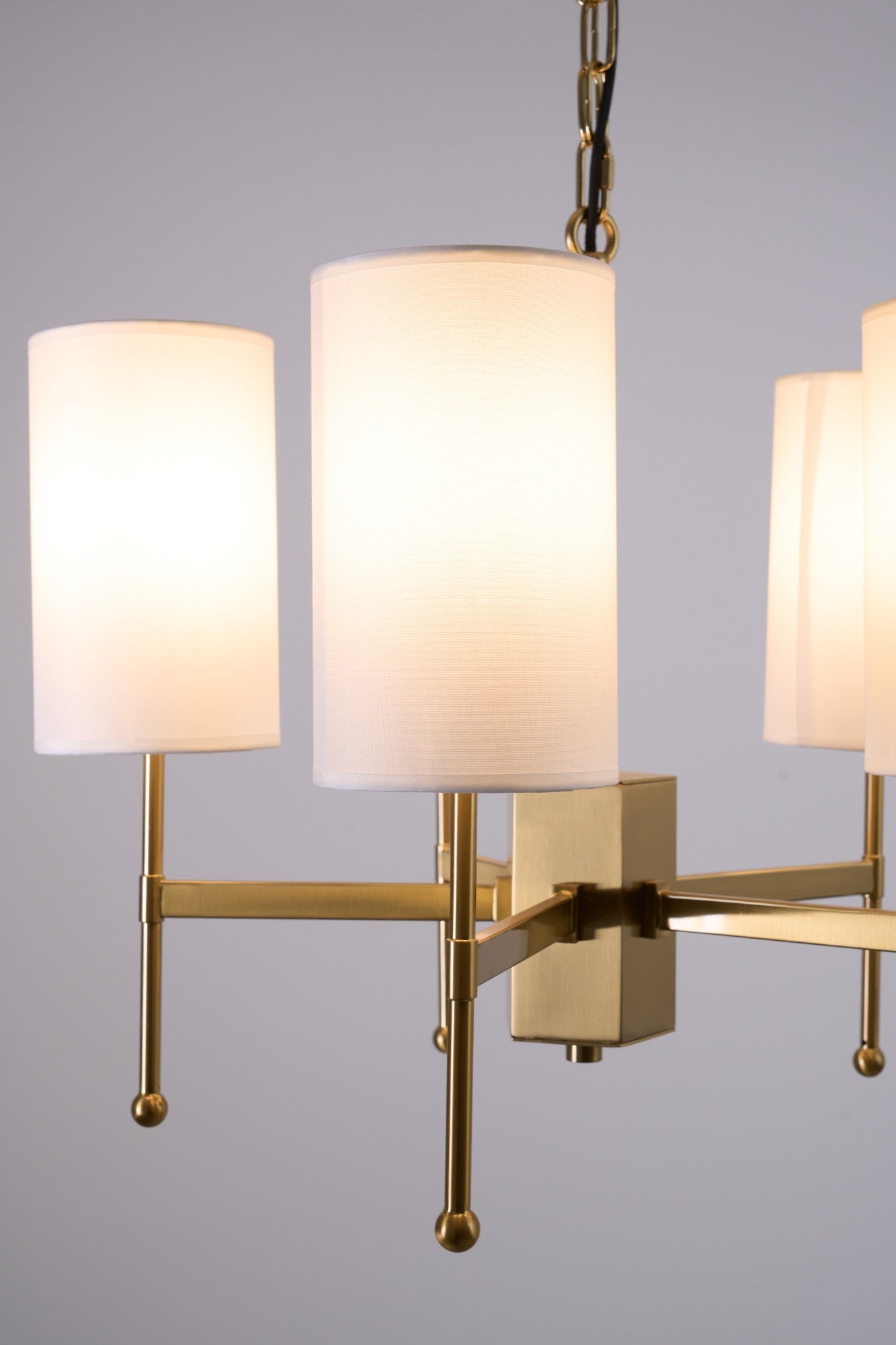 Ulcarisra Vintage Kronleuchter aus Messing mit Stoffbezug-Letslighting