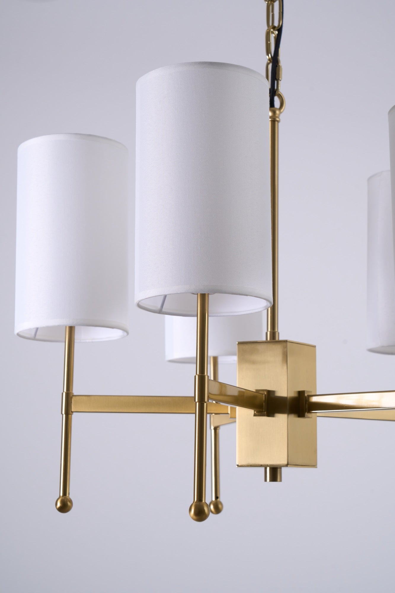 Ulcarisra Vintage Kronleuchter aus Messing mit Stoffbezug-Letslighting