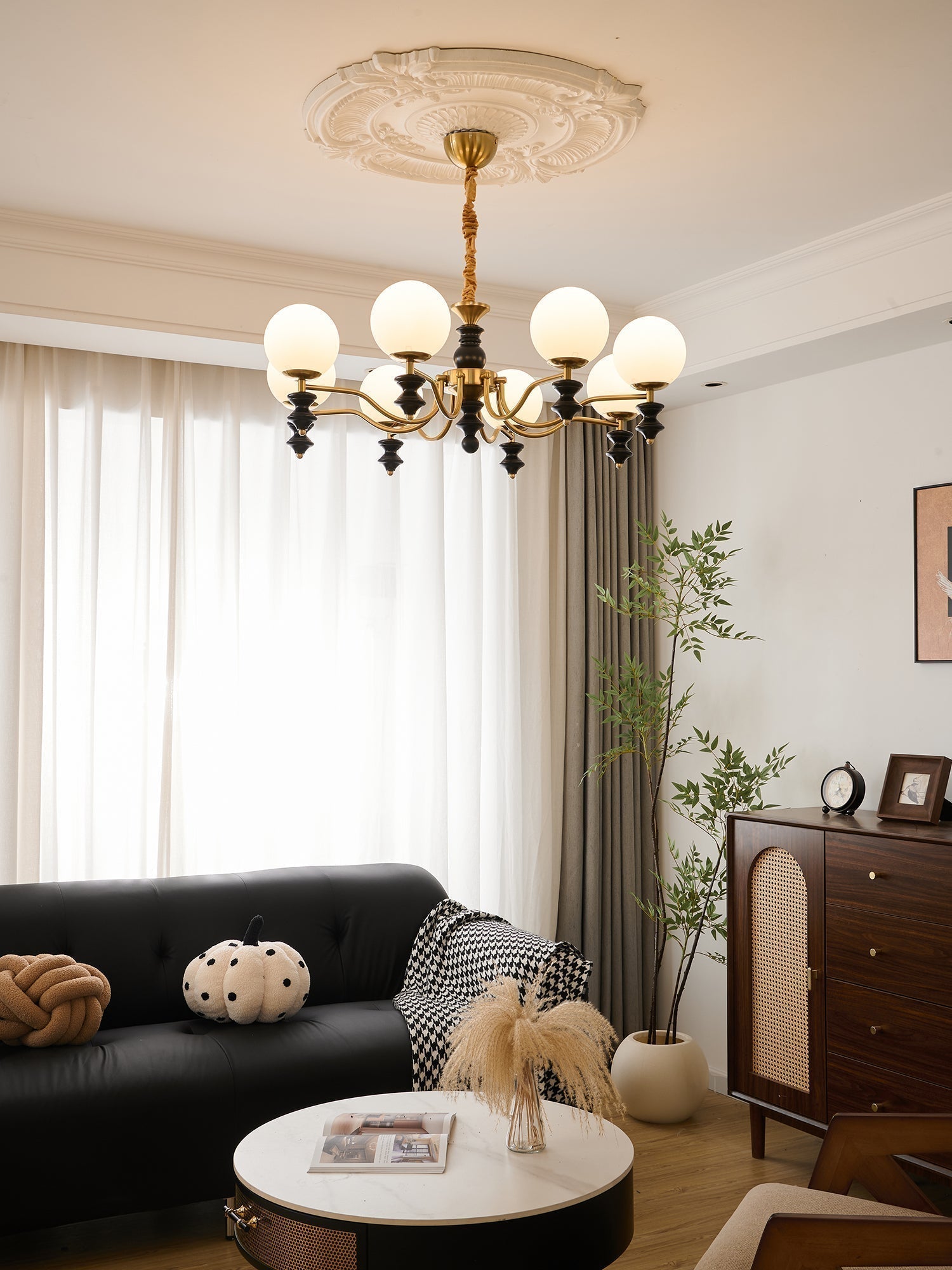 Ordore Traditioneller Eleganter Kronleuchter aus Vintage-Holz-Letslighting