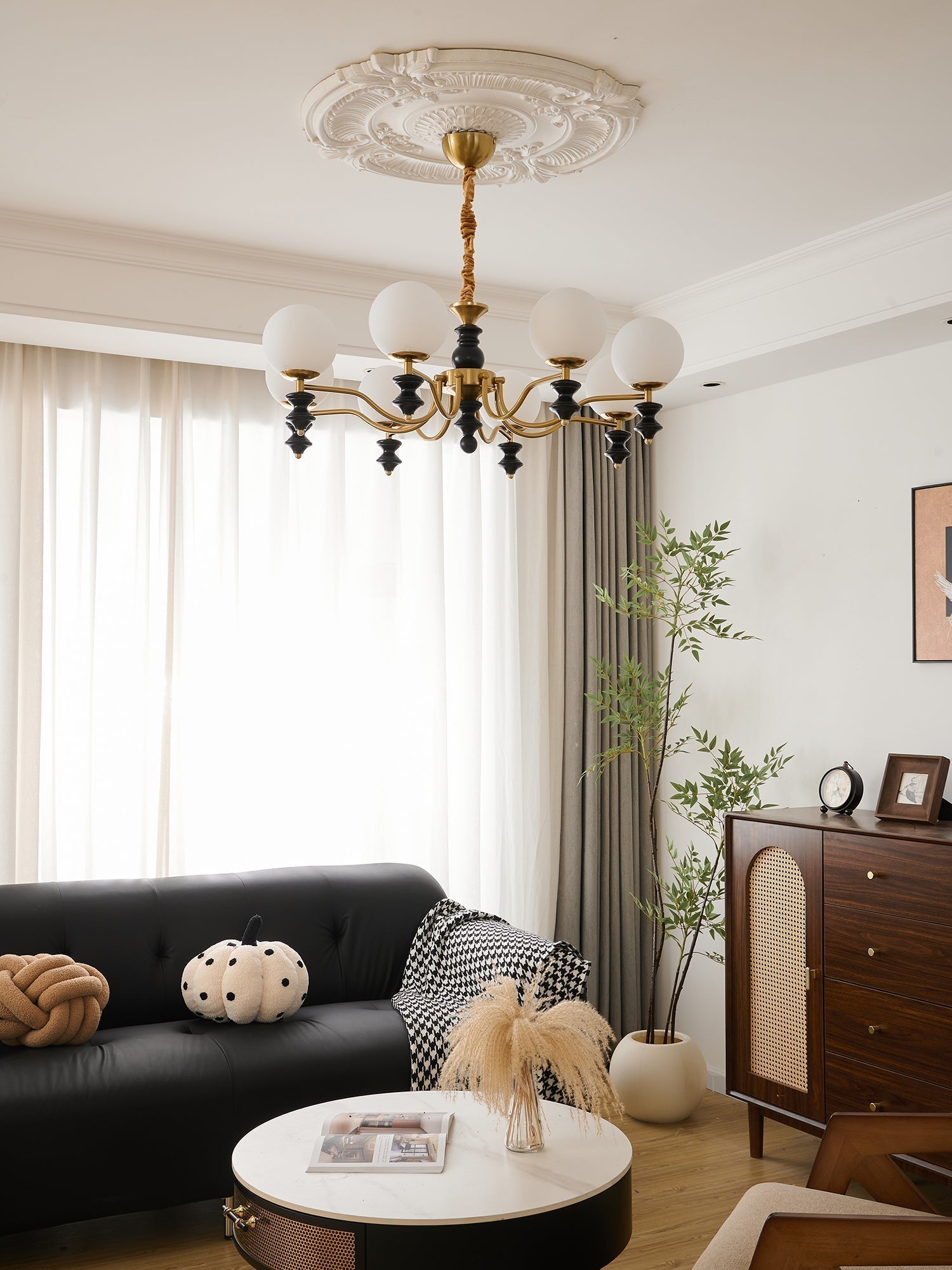 Ordore Traditioneller Eleganter Kronleuchter aus Vintage-Holz-Letslighting