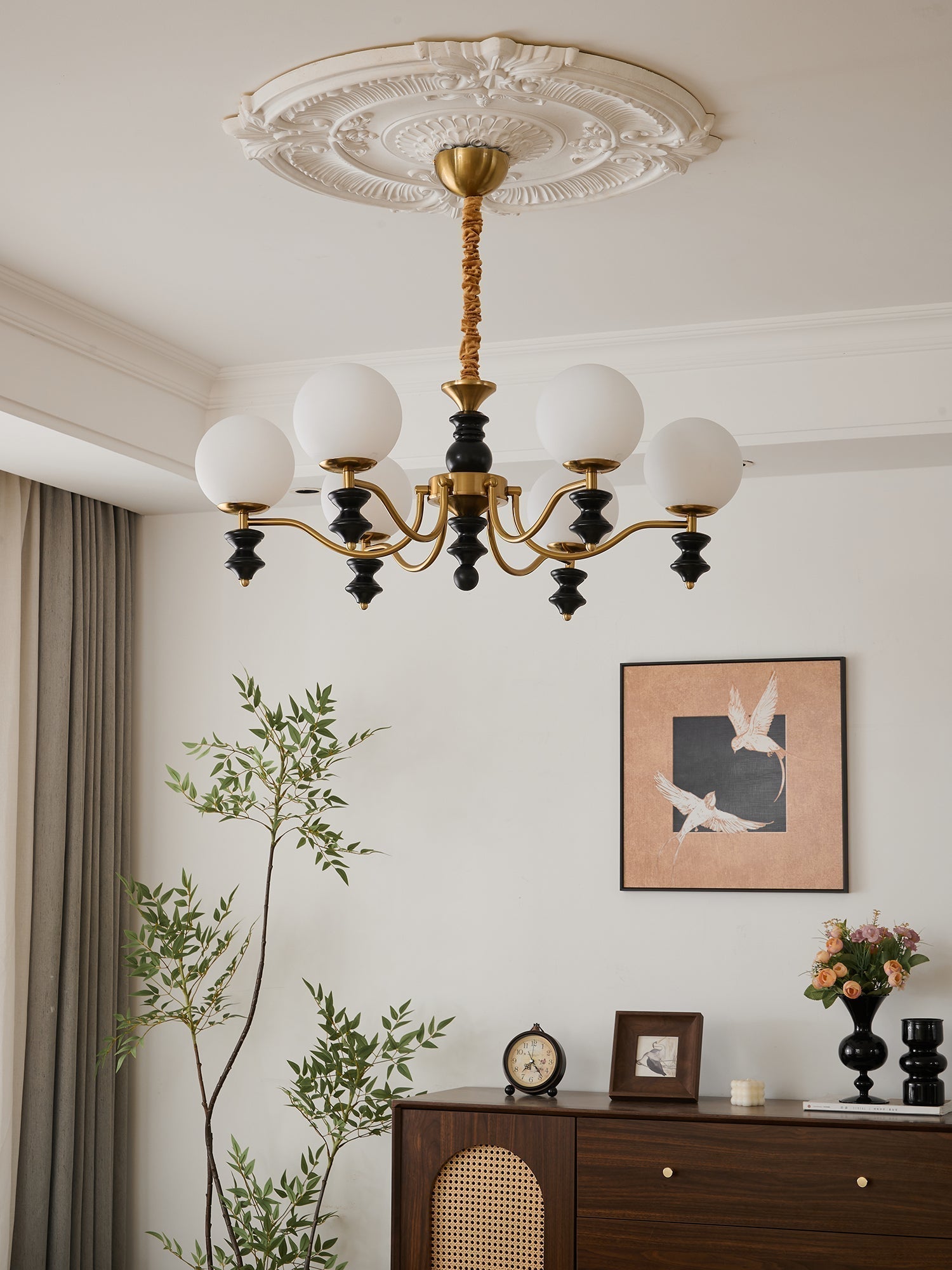 Ordore Traditioneller Eleganter Kronleuchter aus Vintage-Holz-Letslighting
