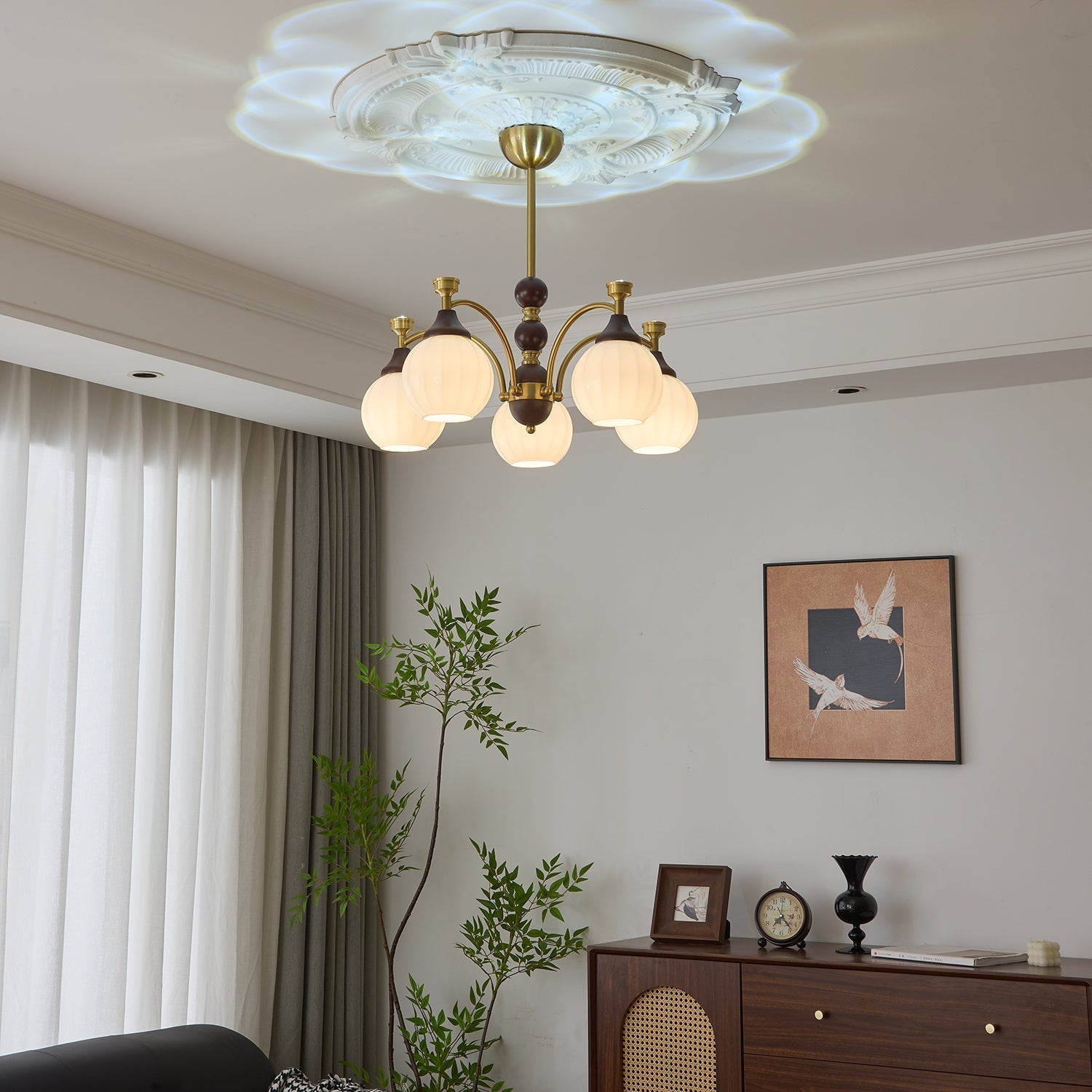 Illoros Traditioneller Eleganter Holzkronleuchter-Letslighting