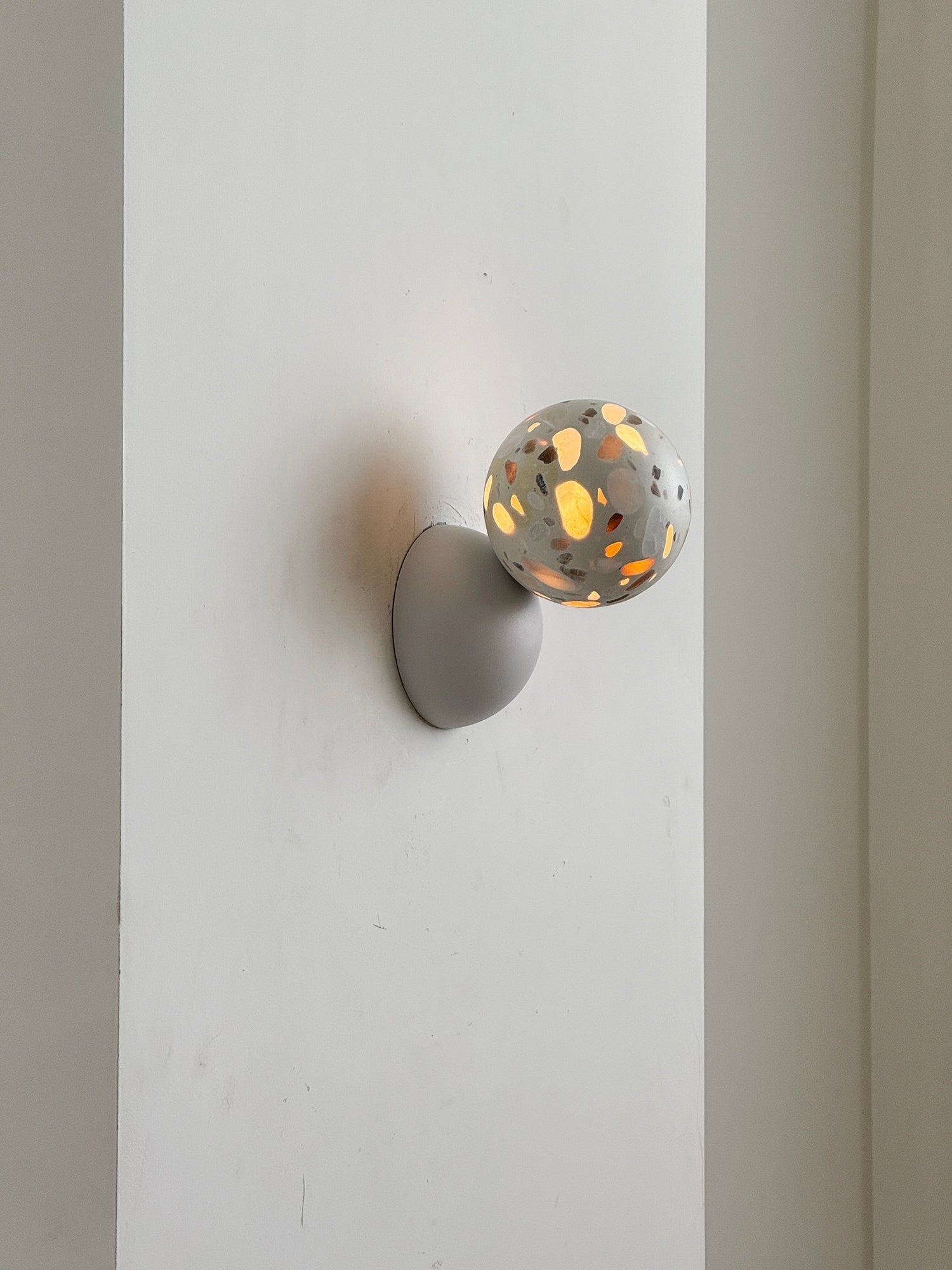 Arca Modern Minimalist Eclipse Mrable Metal Wall Lamp - Letslighting