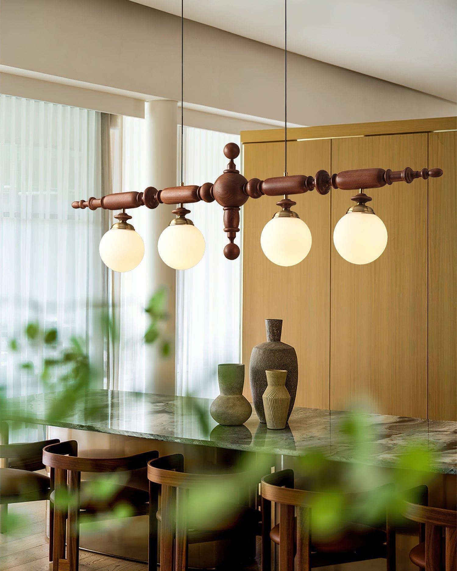 Isilira Klassische Lineare Pendelleuchte aus Holz und Glas-Letslighting