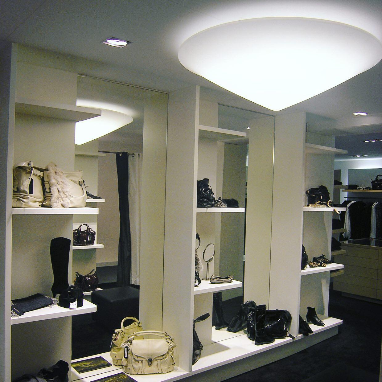 Solara Moderne Pendelleuchte Polyethylen Schräghut Minimalistisch-Letslighting
