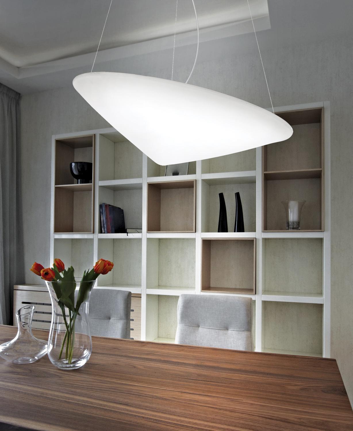 Solara Moderne Pendelleuchte Polyethylen Schräghut Minimalistisch-Letslighting