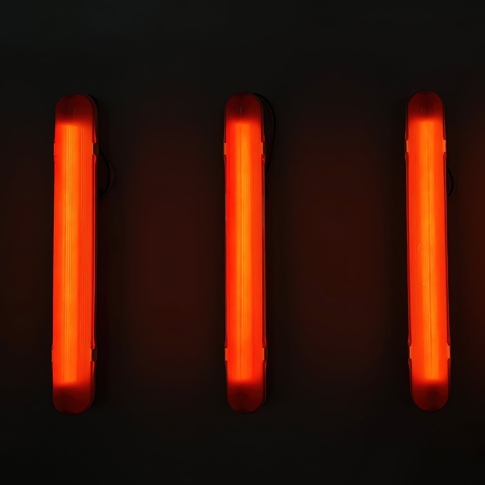 Wavel Rote Wandleuchte aus Kunststoff-Letslighting