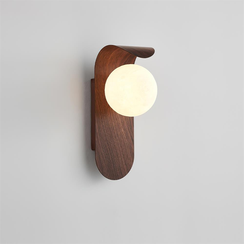Exuro Wandleuchte für den Innenbereich aus Holz / Nussbaum