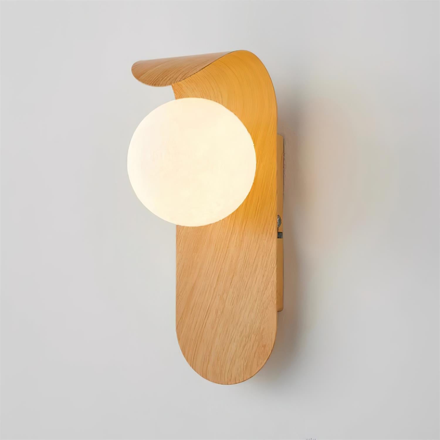 Exuro Wandleuchte für den Innenbereich aus Holz / Nussbaum