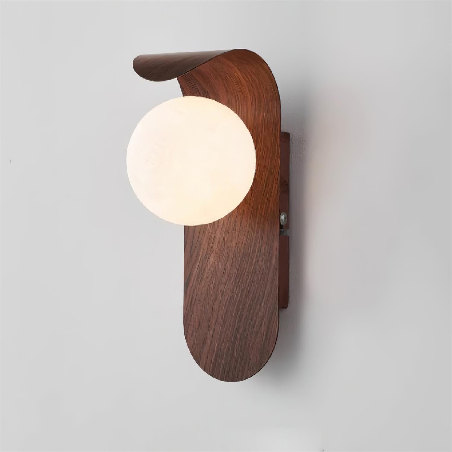 Exuro Wandleuchte für den Innenbereich aus Holz / Nussbaum