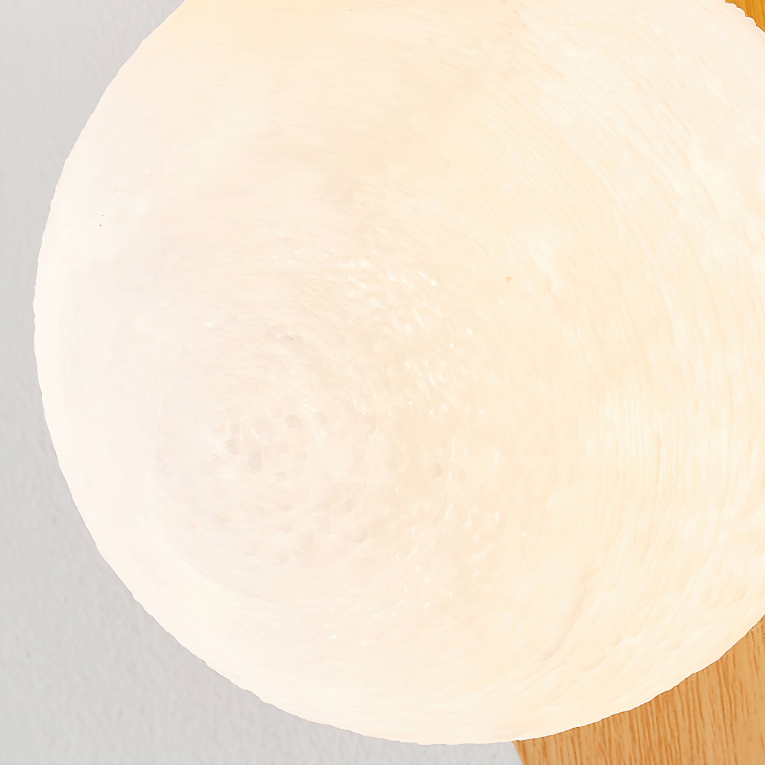 Exuro Wandleuchte für den Innenbereich aus Holz / Nussbaum