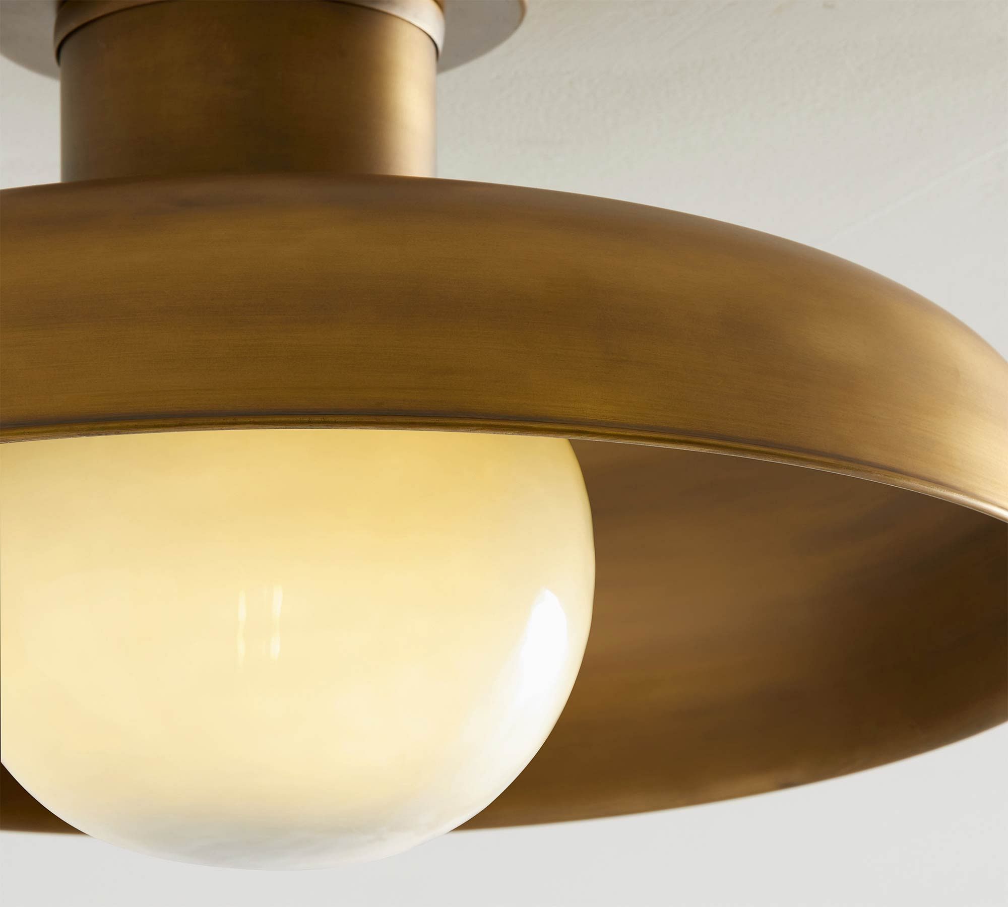 Quasar Minimalistische Deckenlampe aus Glas-Letslighting