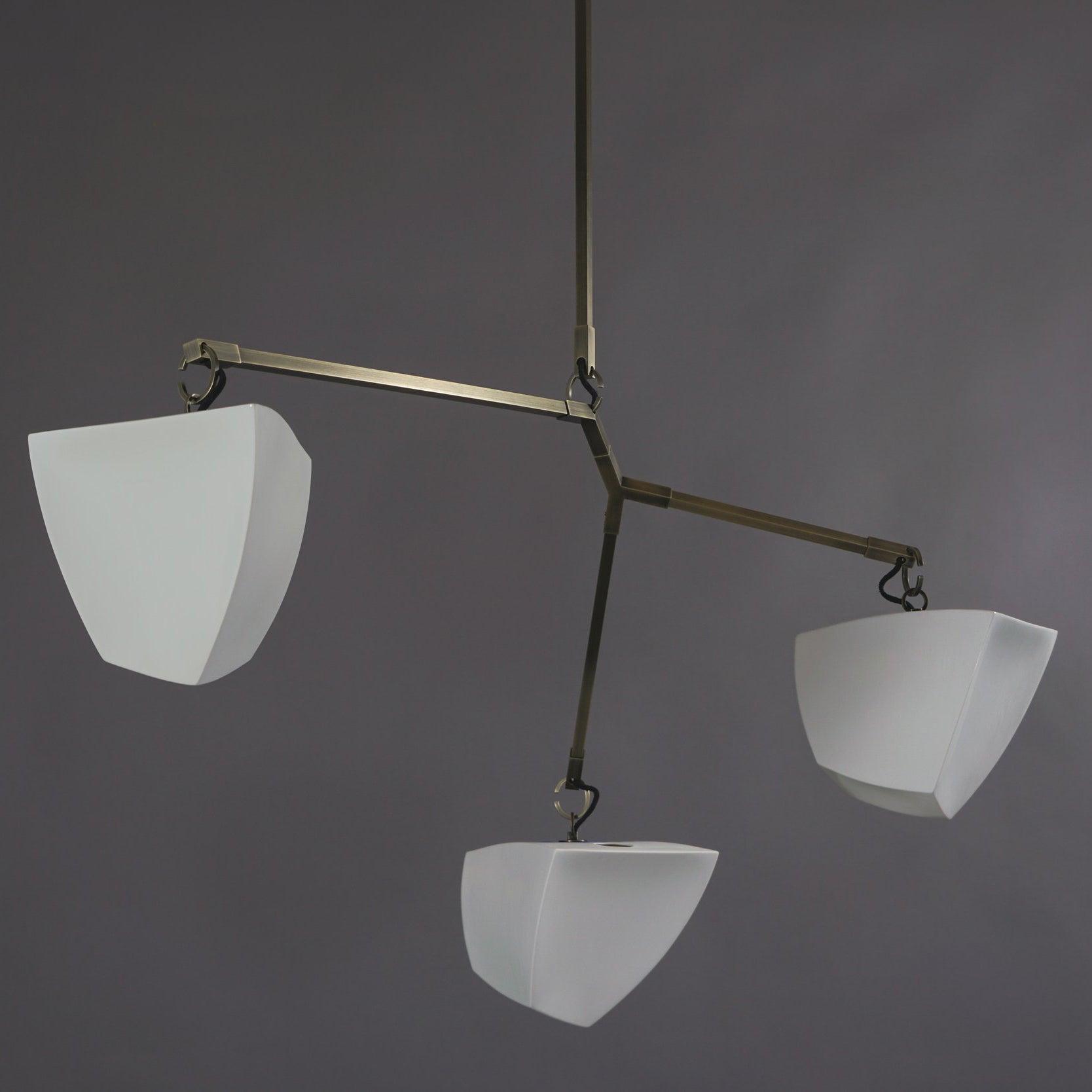 Iris Moderner Kronleuchter aus Messingkeramik-Letslighting