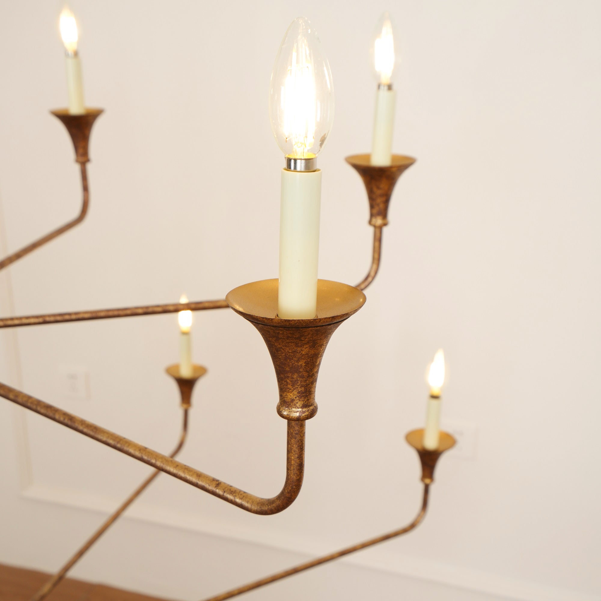 Wisp Großer Vintage-Kronleuchter im Industriestil in Bronze-Letslighting