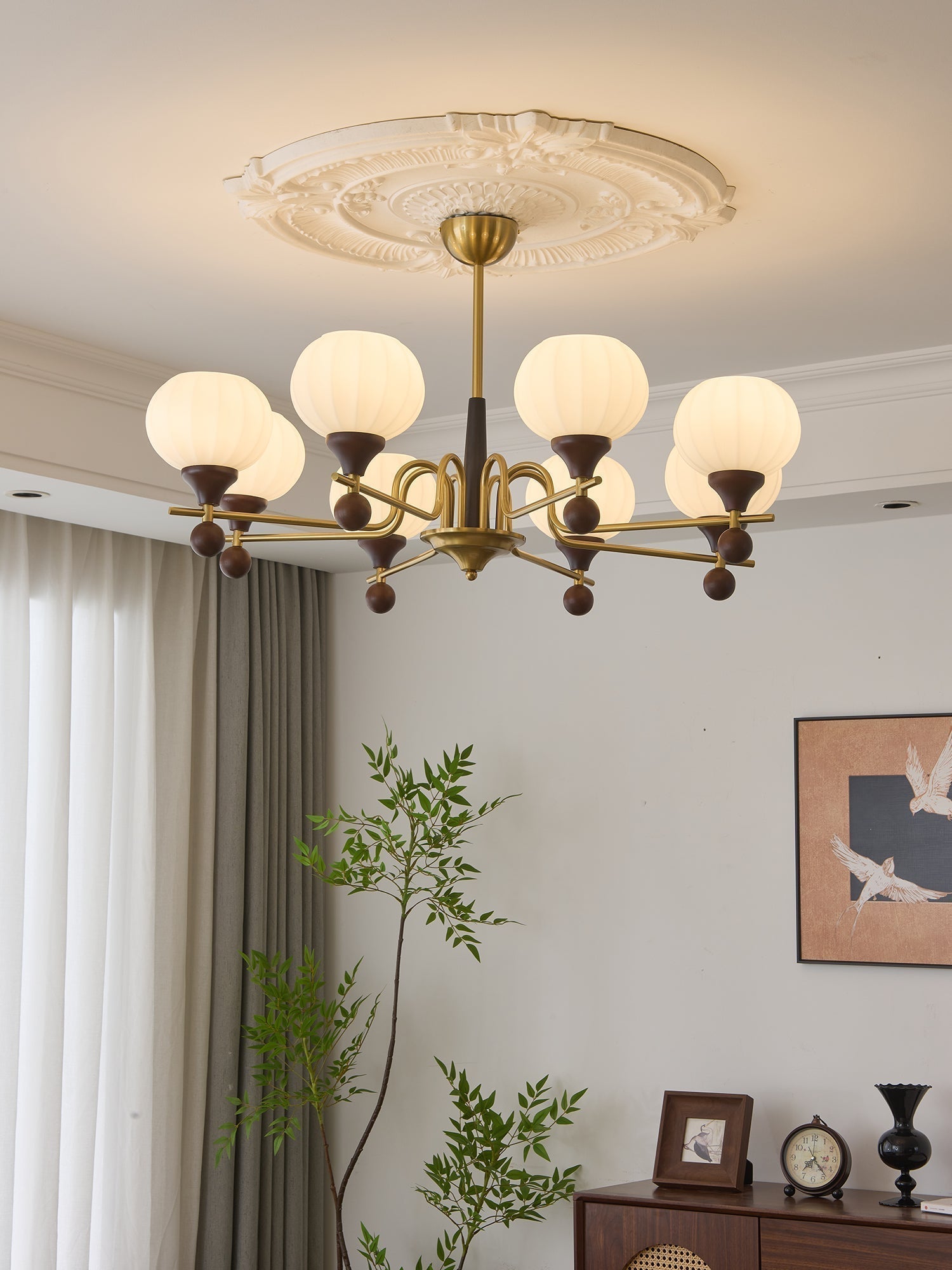 Anorionis Traditioneller Kronleuchter aus Hochwertigem Holz-Letslighting