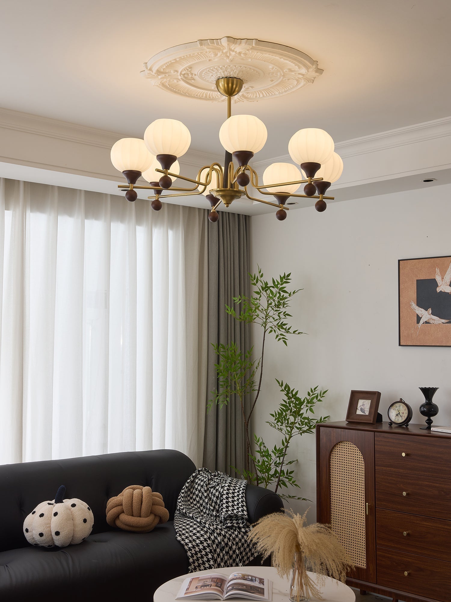 Anorionis Traditioneller Kronleuchter aus Hochwertigem Holz-Letslighting