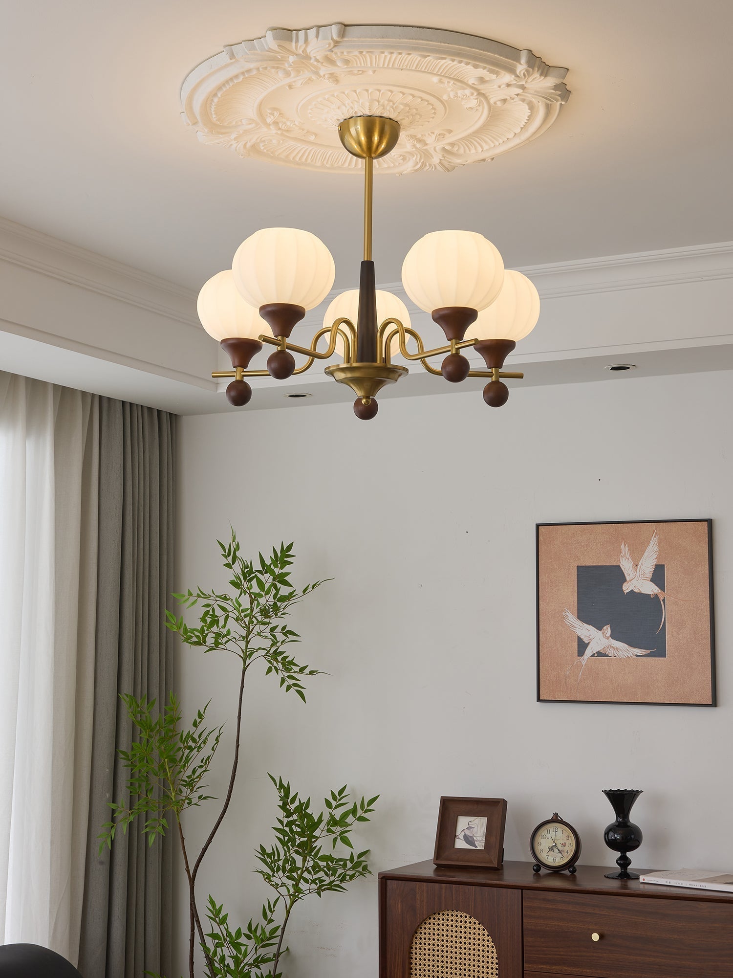Anorionis Traditioneller Kronleuchter aus Hochwertigem Holz-Letslighting
