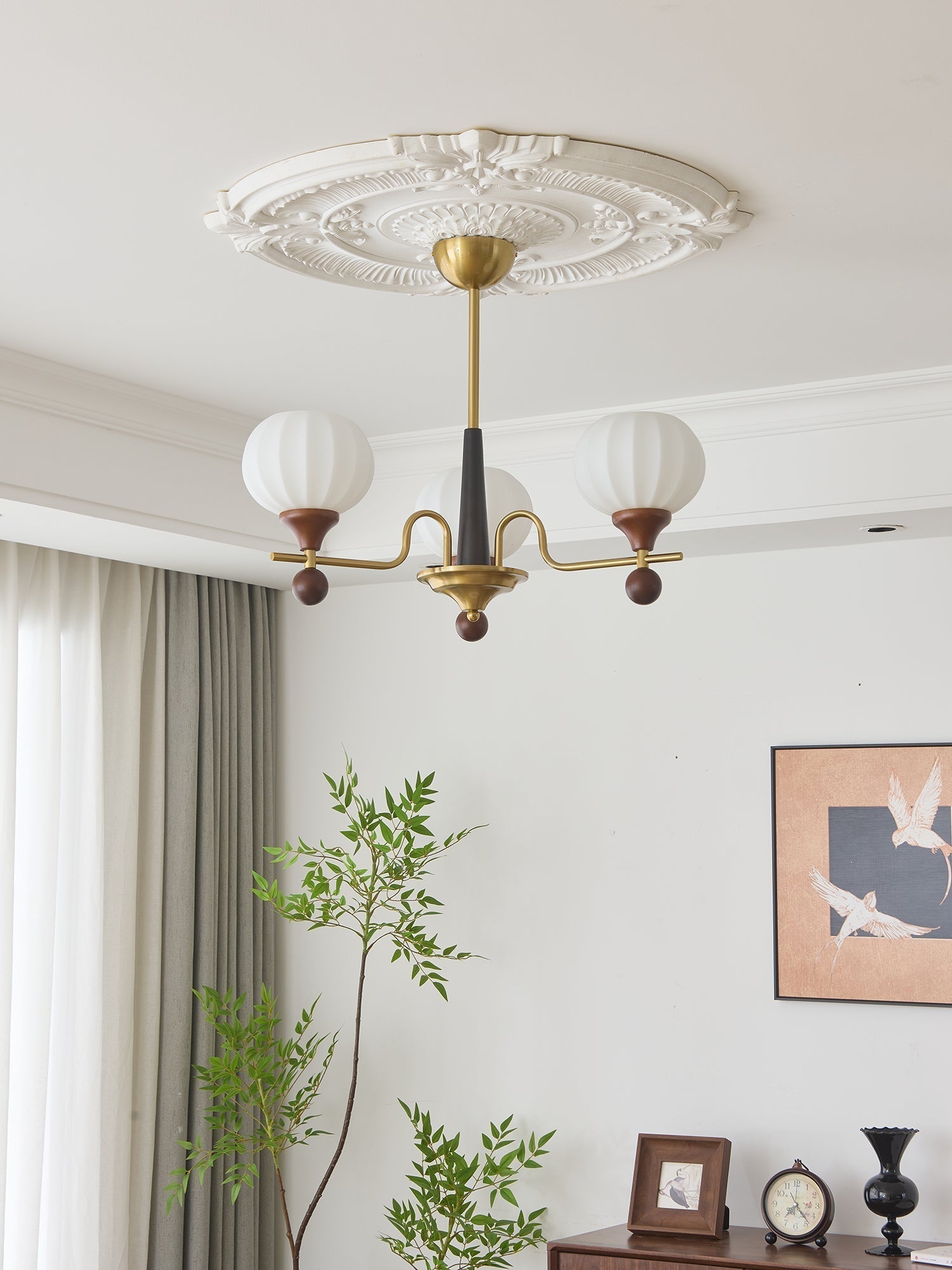 Anorionis Traditioneller Kronleuchter aus Hochwertigem Holz-Letslighting