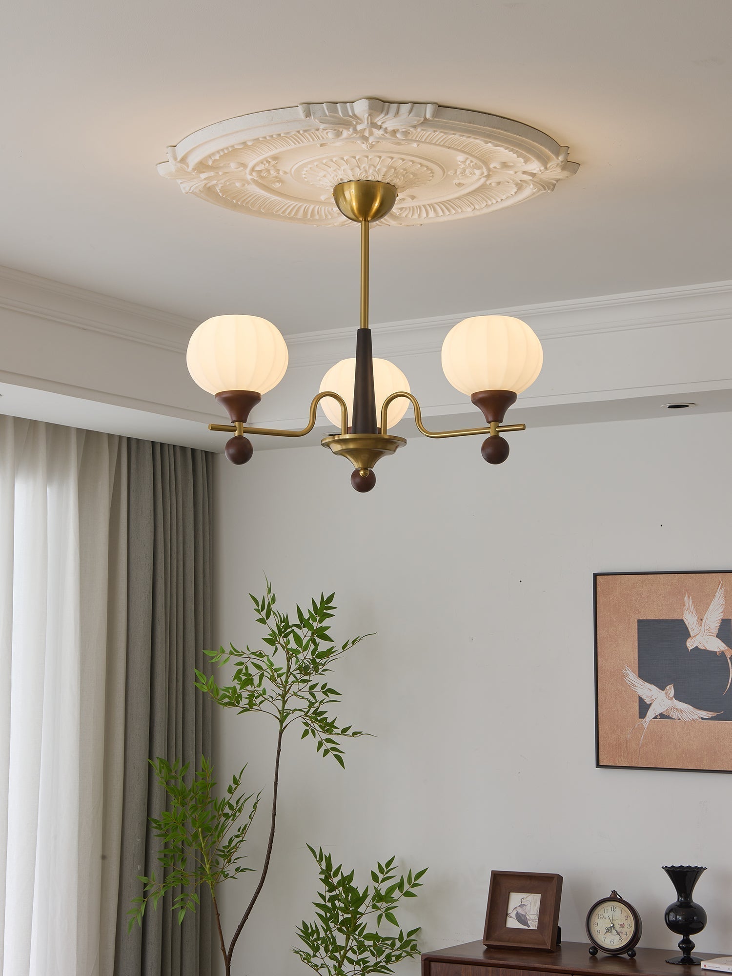 Anorionis Traditioneller Kronleuchter aus Hochwertigem Holz-Letslighting