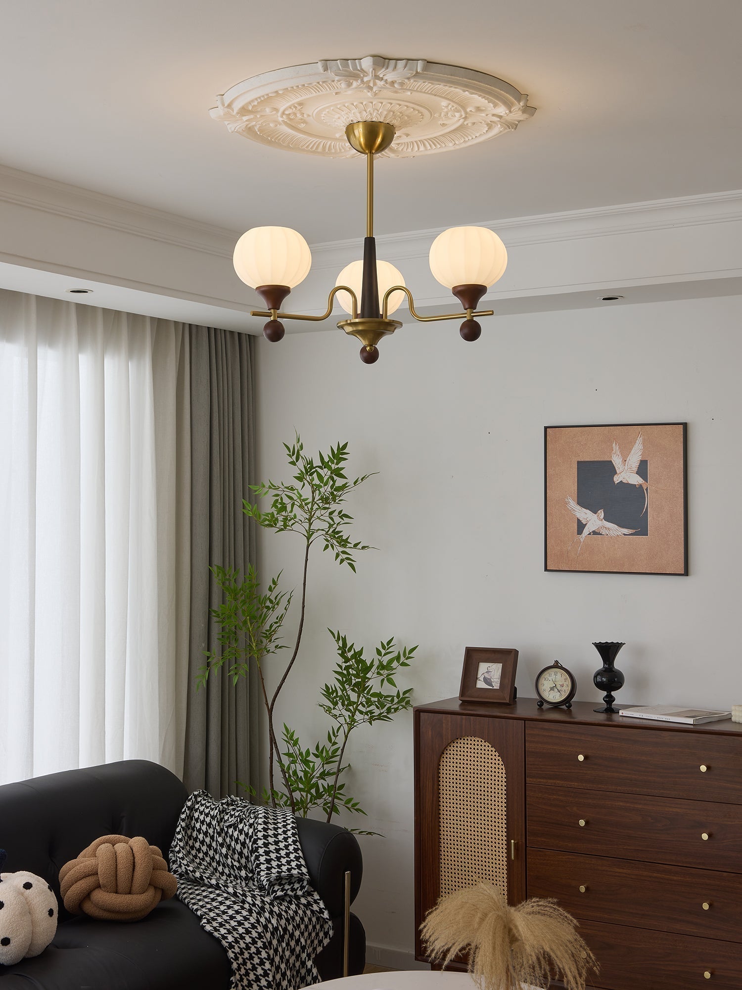 Anorionis Traditioneller Kronleuchter aus Hochwertigem Holz-Letslighting